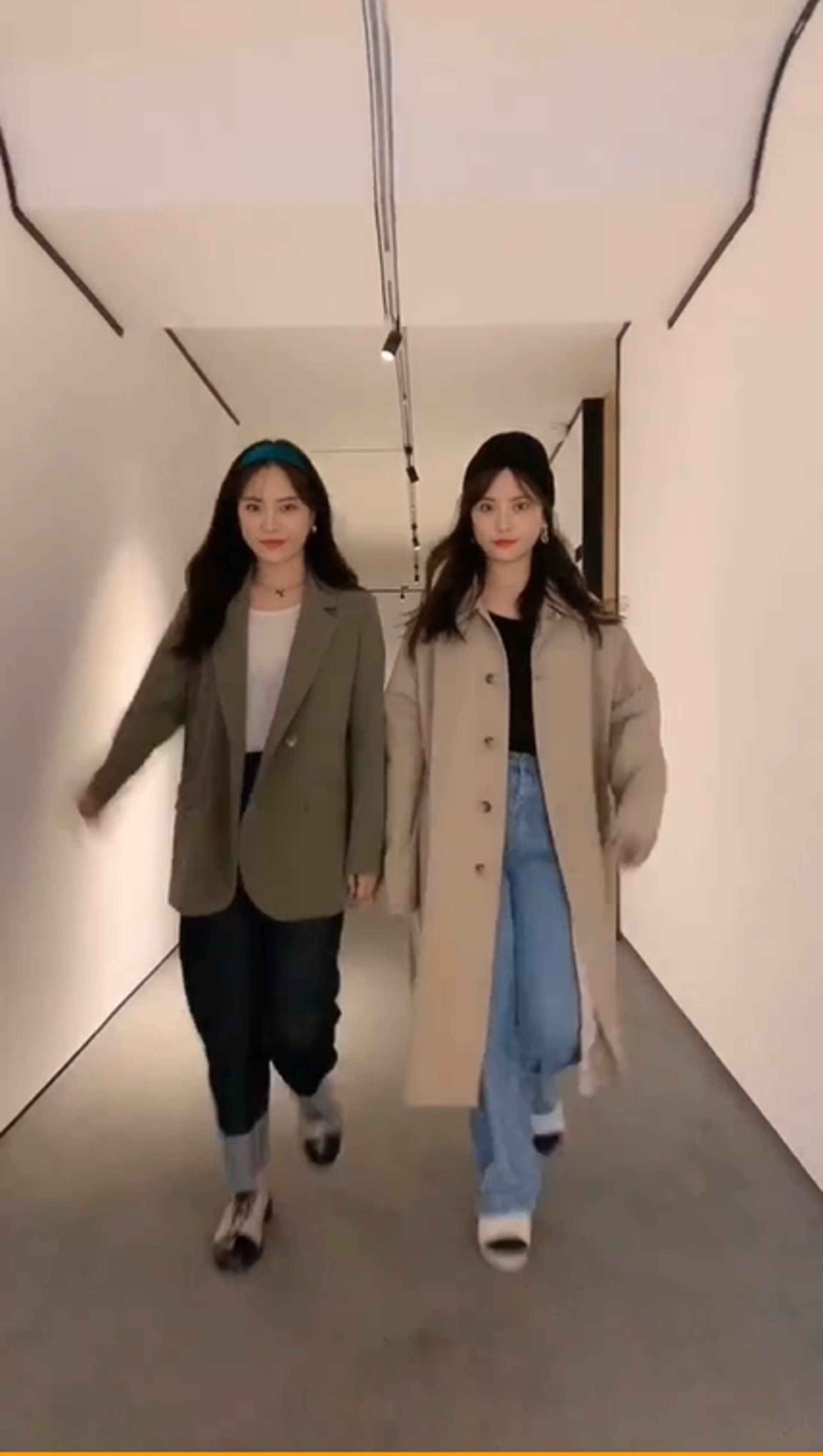 寬鬆西裝外套是微胖女生的好選擇。(金金Twins微博)