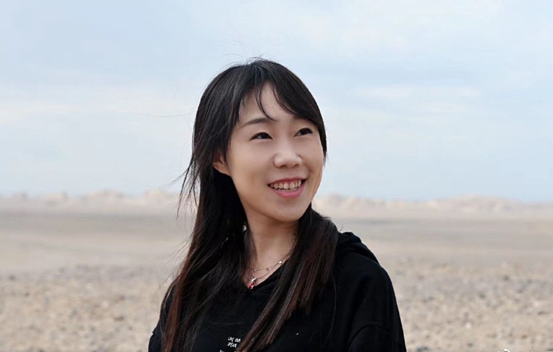 郝景芳畢業於清華大學,2002年榮獲中國全國中學生第四屆新概念作文大賽一等獎。(微博) 郝景芳畢業於清華大學,2002年榮獲中國全國中學生第四屆新概念作文大賽一等獎。(微博)