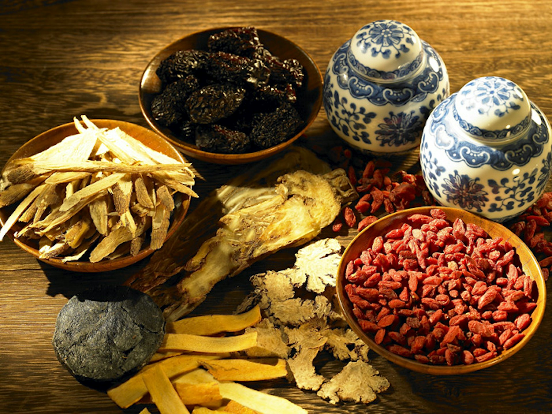 八珍湯具補血作用,主要材料有人參、白朮、茯苓、當歸、川芎、白芍、熟地黃、甘草、生薑及大棗。(圖片:bentoree) 八珍湯具補血作用,主要材料有人參、白朮、茯苓、當歸、川芎、白芍、熟地黃、甘草、生薑及大棗。(圖片:bentoree)