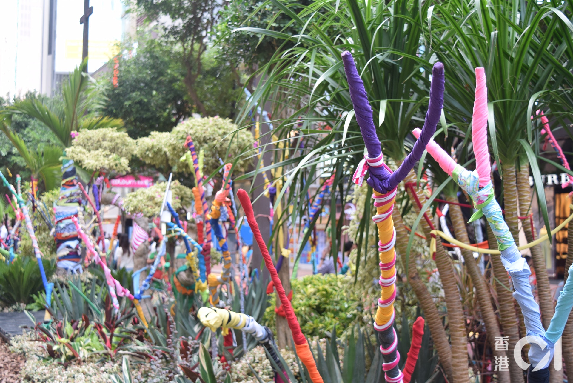 時代廣場與植物花園莆町Botanic Union邀請了德萃小學部和幼兒園部合作，以環保物料打造一個大型戶外植物遊樂園《It's Play Time!》。