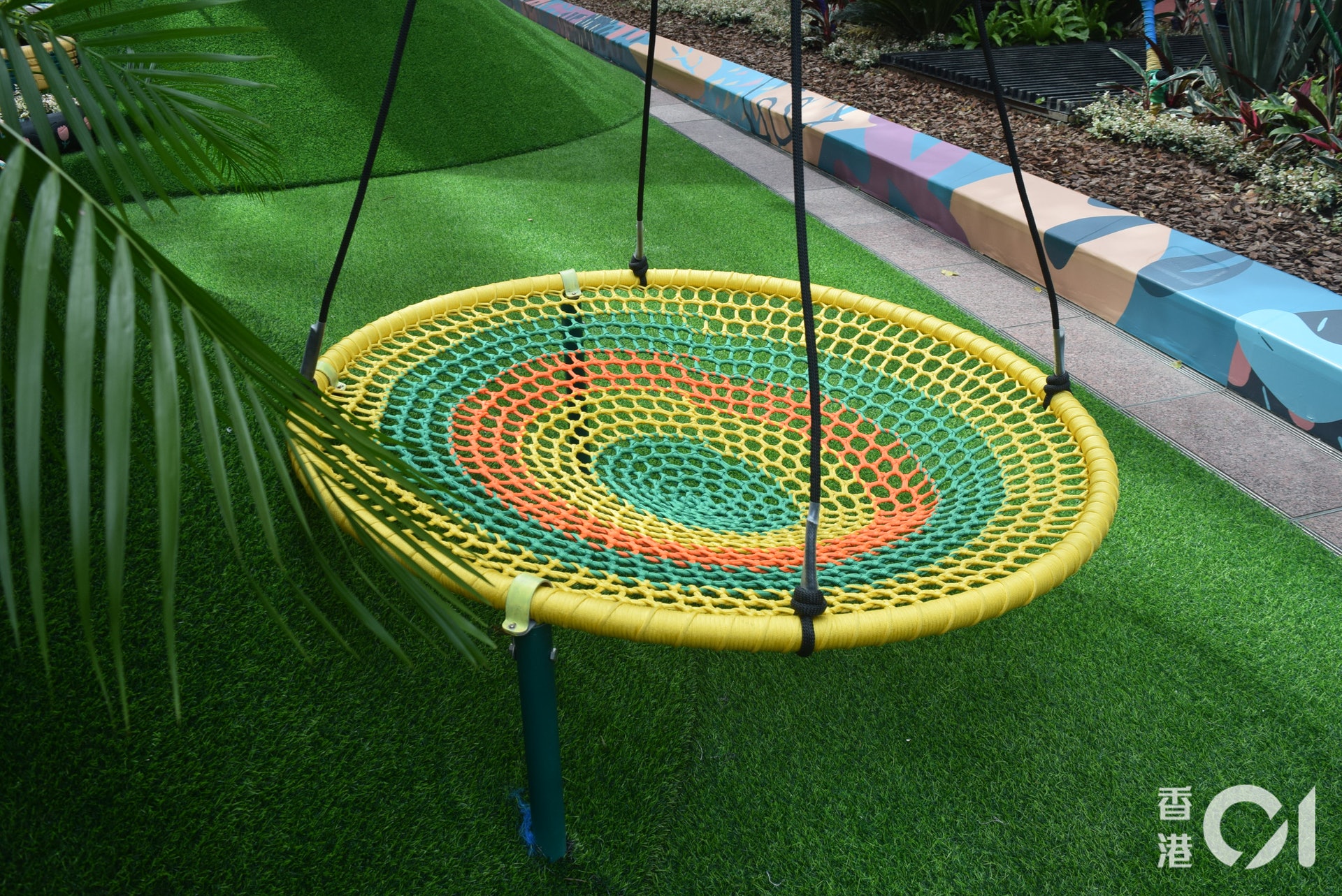時代廣場與植物花園莆町Botanic Union邀請了德萃小學部和幼兒園部合作，以環保物料打造一個大型戶外植物遊樂園《It's Play Time!》。