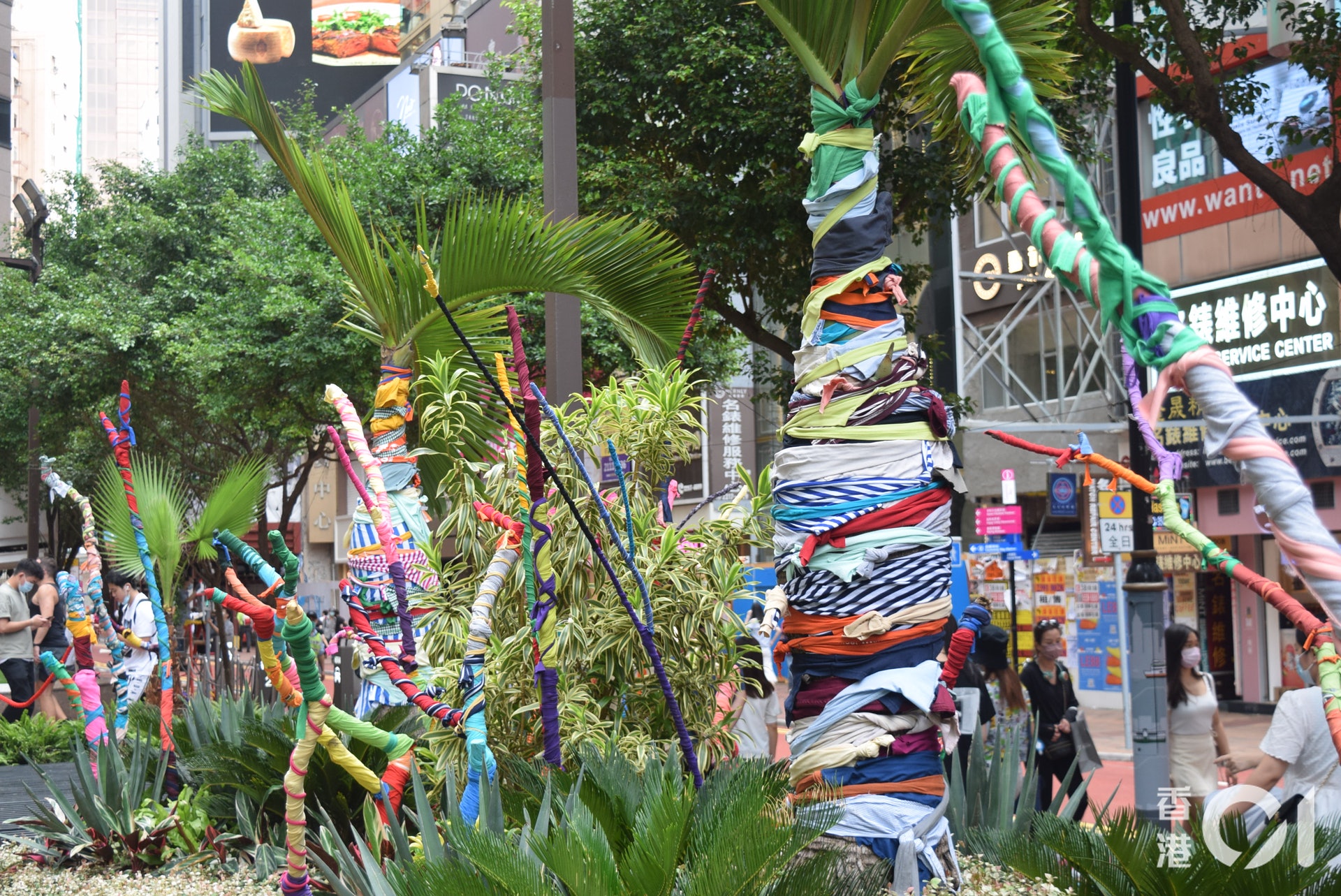 時代廣場與植物花園莆町Botanic Union邀請了德萃小學部和幼兒園部合作，以環保物料打造一個大型戶外植物遊樂園《It's Play Time!》。