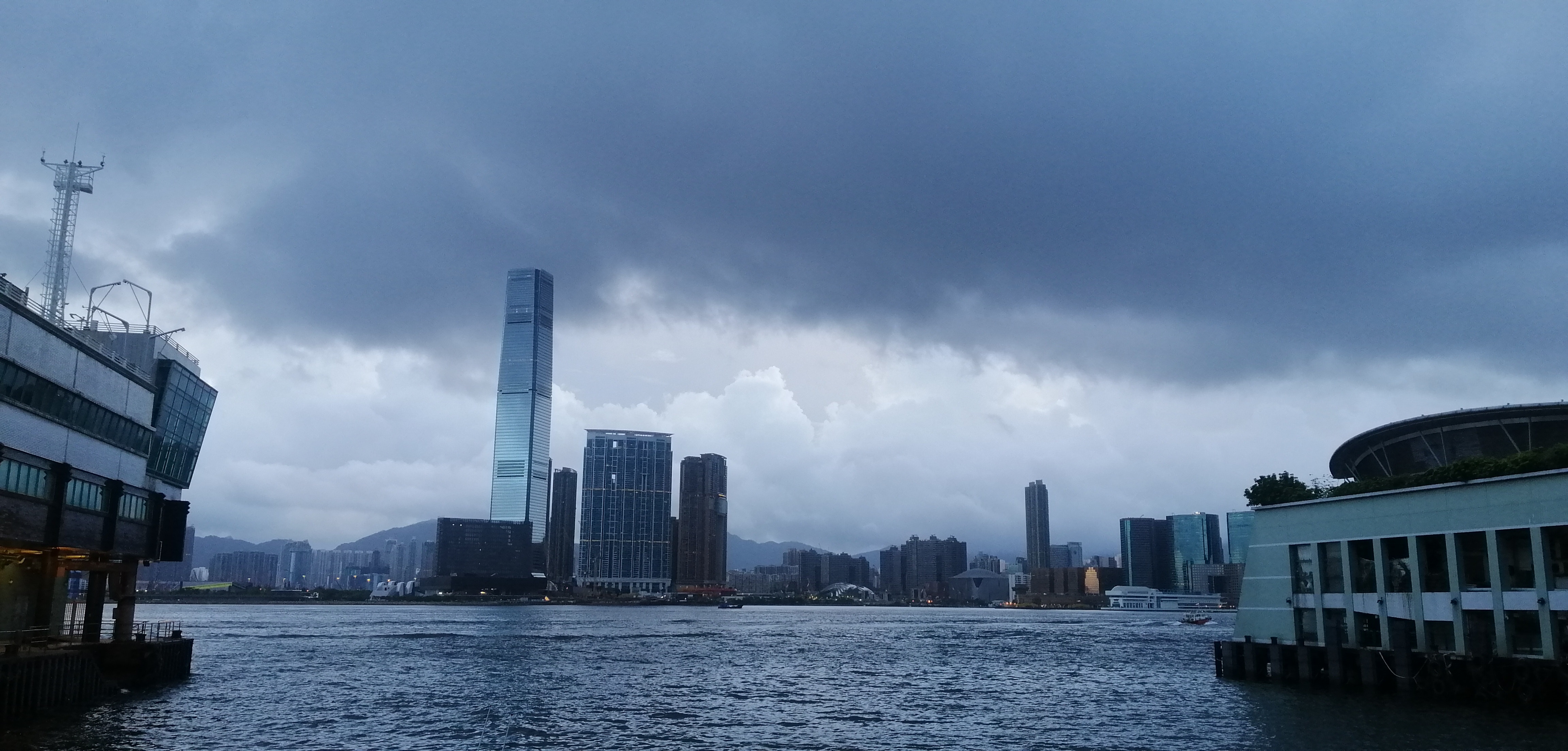 å¤©æ–‡å°å–æ¶ˆä¸€è™Ÿæˆ'å‚™ä¿¡è™Ÿä¸‹åˆå¹¾é™£é©Ÿé›¨åŠç‹‚é¢¨ é¦™æ¸¯01 å¤©æ°£