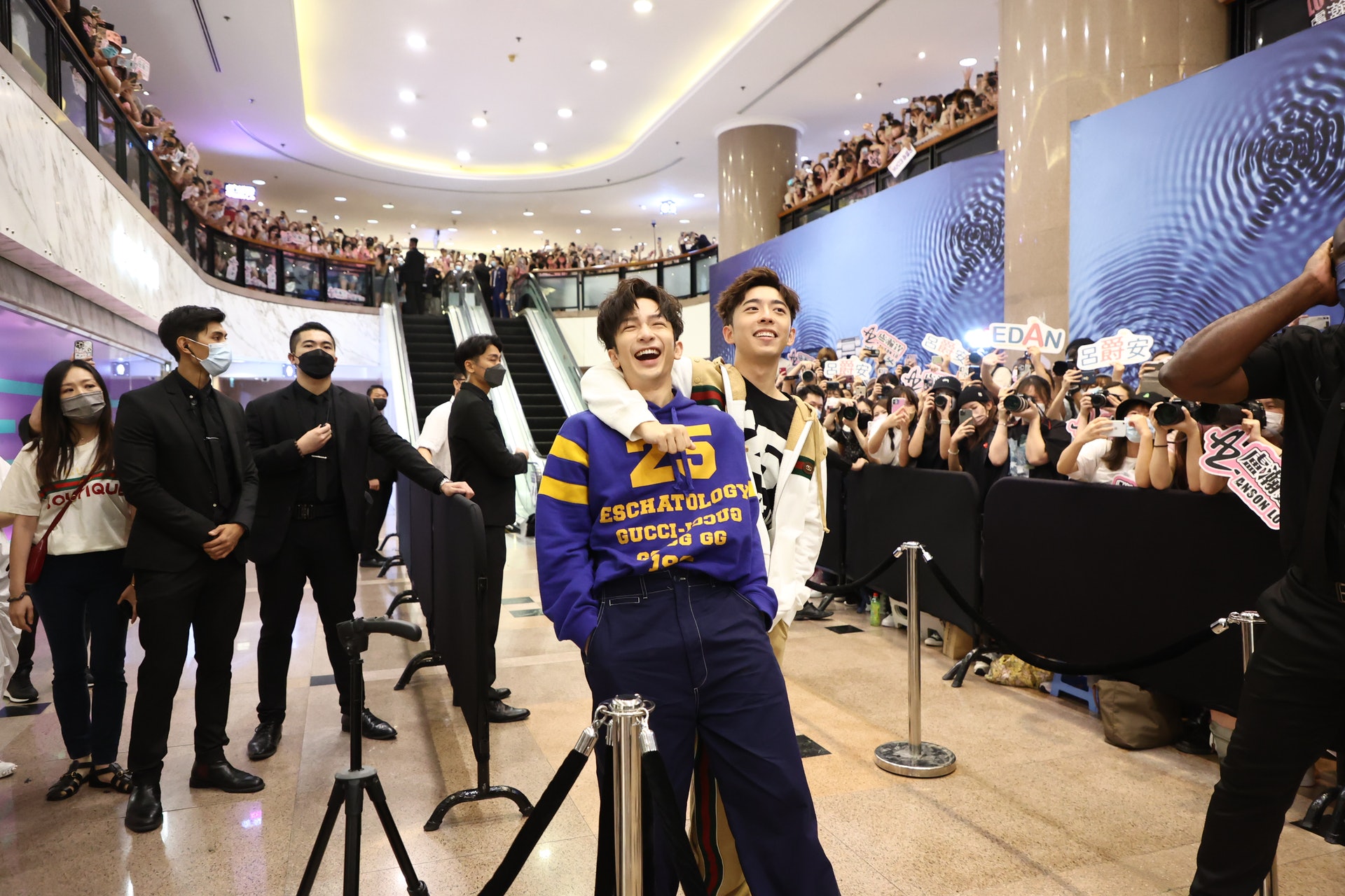 Anson Lo Edan合體令媽媽也瘋狂上緊playgroup都要落商場追星 香港01 即時娛樂 Anson Lo Edan合體令媽媽也瘋狂上緊playgroup都要落商場追星 香港01 即時娛樂