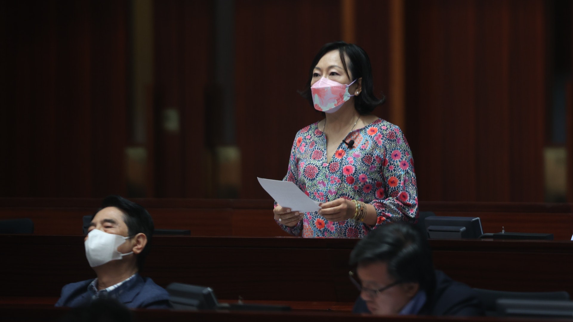 麥美娟倡重推一手樓空置稅 林鄭拒承諾:勇氣和魯莽是一幣兩面 麥美娟倡重推一手樓空置稅 林鄭拒承諾:勇氣和魯莽是一幣兩面