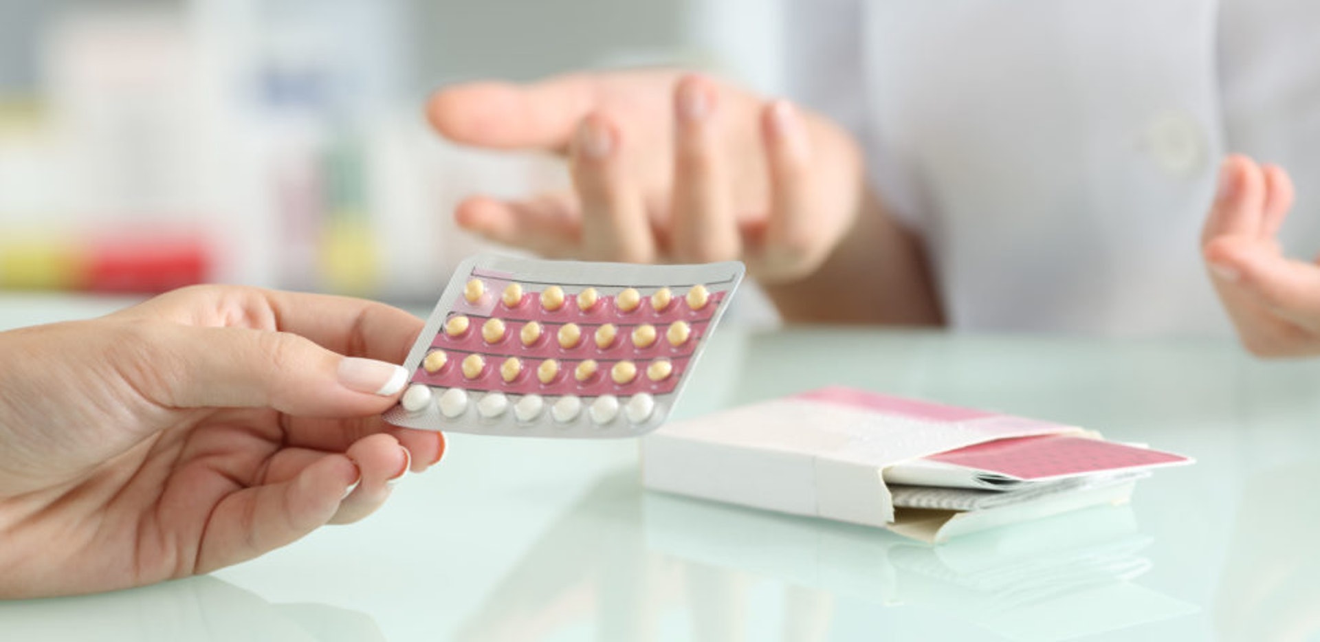 西醫為治療及預防婦科腫瘤復發,會處方避孕藥,但卻變相降低女士懷孕機會。(圖片:minhasaude) 西醫為治療及預防婦科腫瘤復發,會處方避孕藥,但卻變相降低女士懷孕機會。(圖片:minhasaude)
