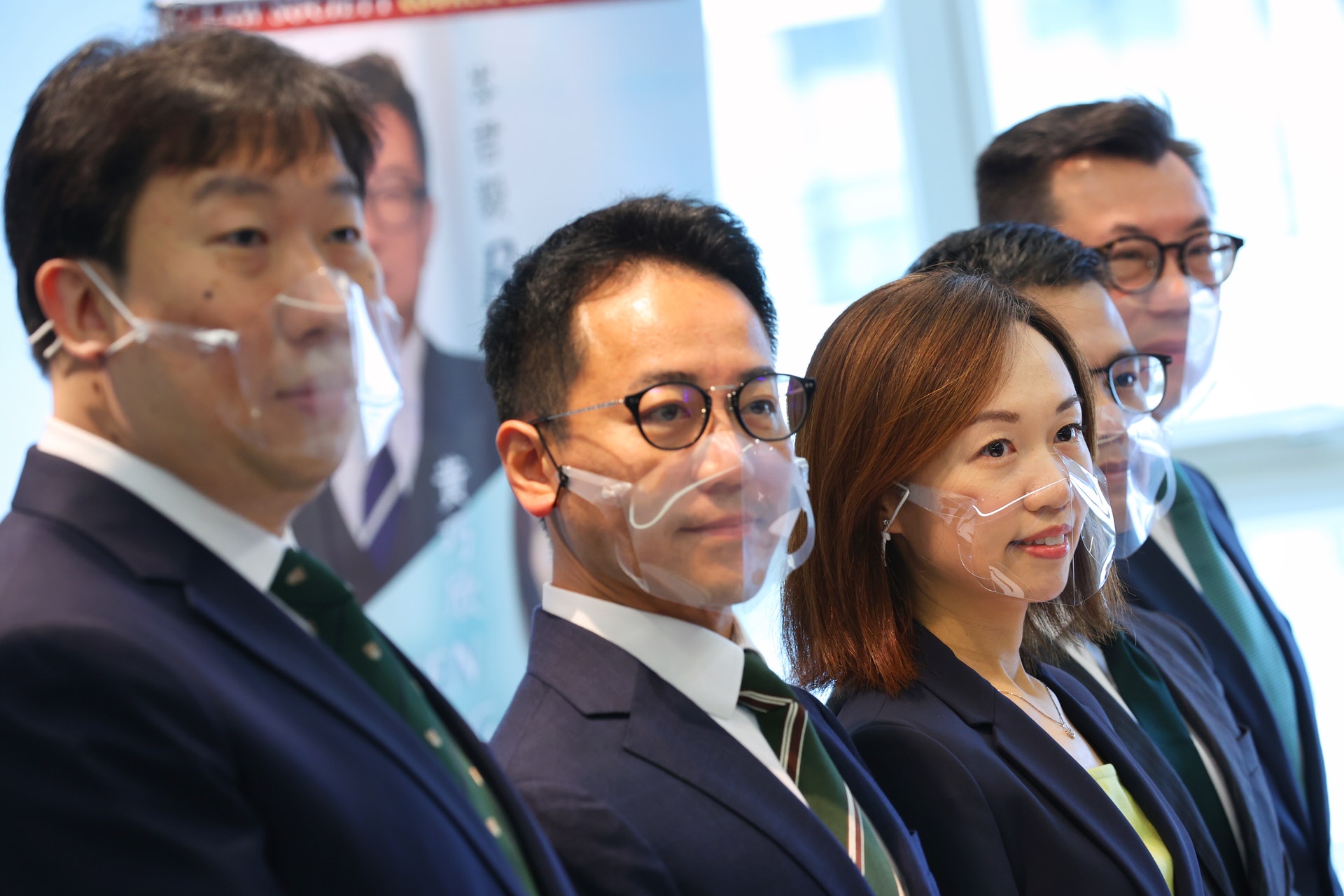 五名「專業派」律師(左起)陳國豪、傅嘉綿、黃巧欣、袁凱英、岑君毅,參選律師會2021理事會。(羅君豪攝) 五名「專業派」律師(左起)陳國豪、傅嘉綿、黃巧欣、袁凱英、岑君毅,參選律師會2021理事會。(羅君豪攝)