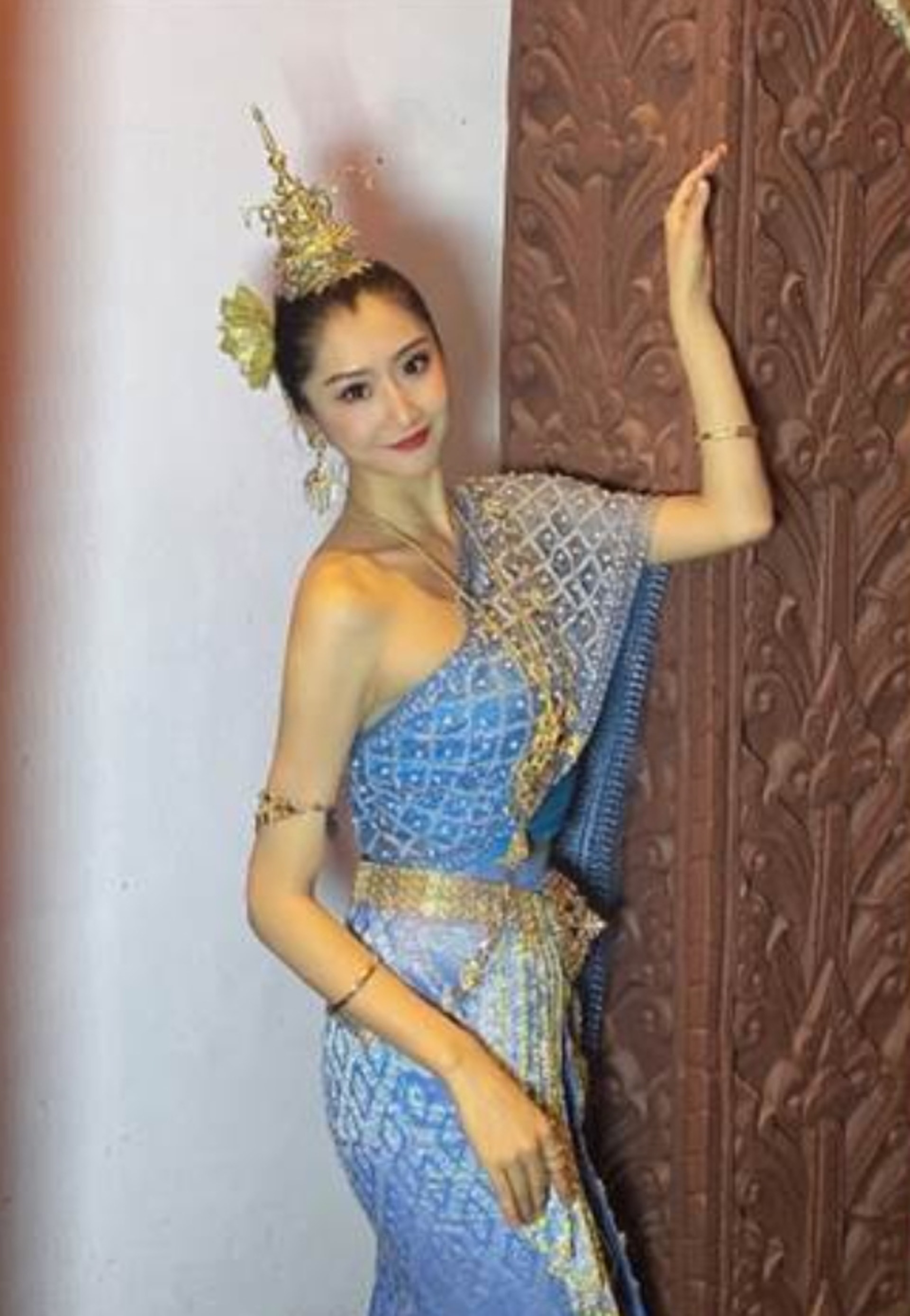 27歲網紅蘇日曼外型甜美,出生於大陸內蒙古,不僅是專業舞者,還曾被選為旅遊小姐中國總冠軍,形象十分陽光正面。(微博@蘇日曼) 27歲網紅蘇日曼外型甜美,出生於大陸內蒙古,不僅是專業舞者,還曾被選為旅遊小姐中國總冠軍,形象十分陽光正面。(微博@蘇日曼)
