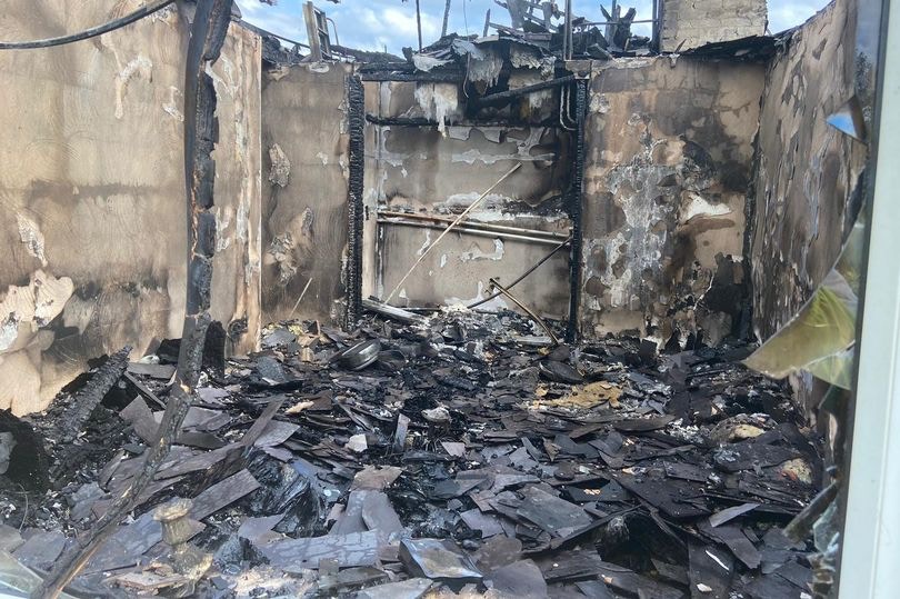 英國威爾斯平房屋主因為使用風筒後，放入櫃，竟然造成火災！（North Wales Fire and Rescue Service / Gwasanaeth Tân ac Achub Gogledd Cymru@Facebook）