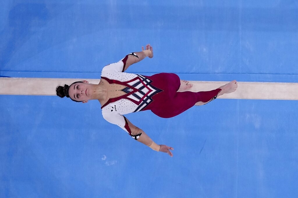 德國女子體操隊選手塞茨7月25日在日本東京參加奧運會。（AP）
