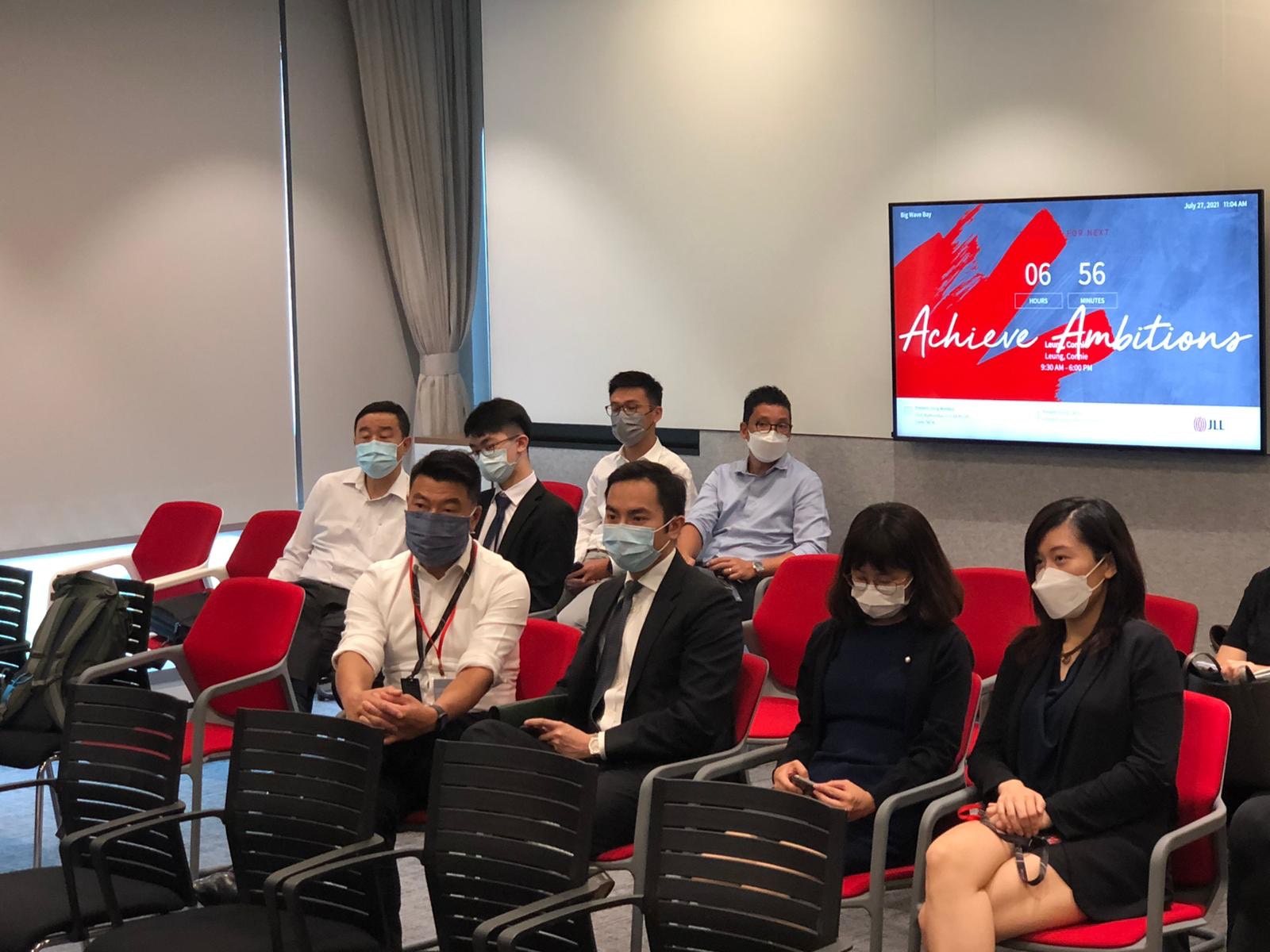 鄧成波加連威老道舊樓「流拍」　鄧耀昇出席惟未有舉牌