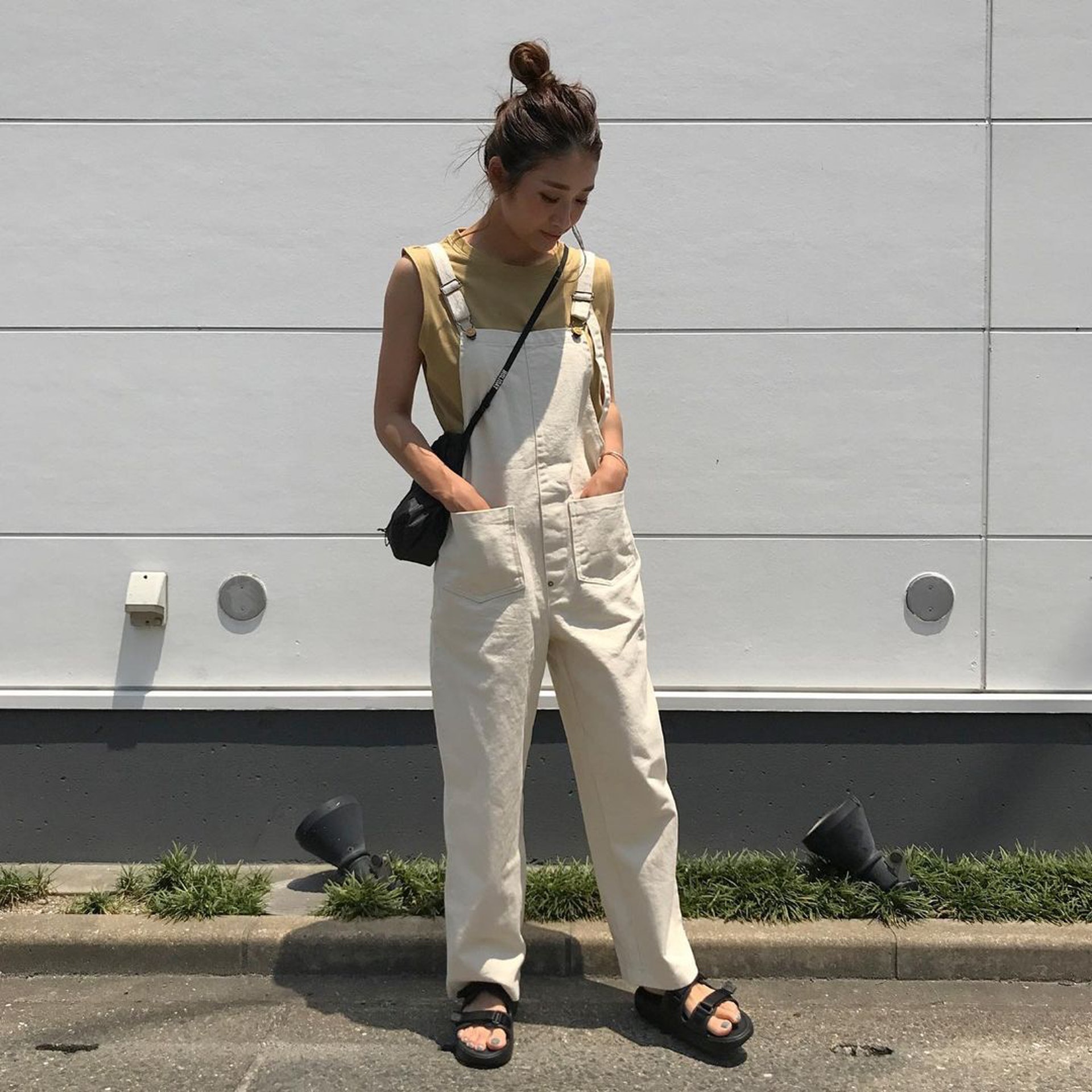 比起深色的咖啡調,Yan更愛淺而明亮的米白色。(yan___5@Instagram)