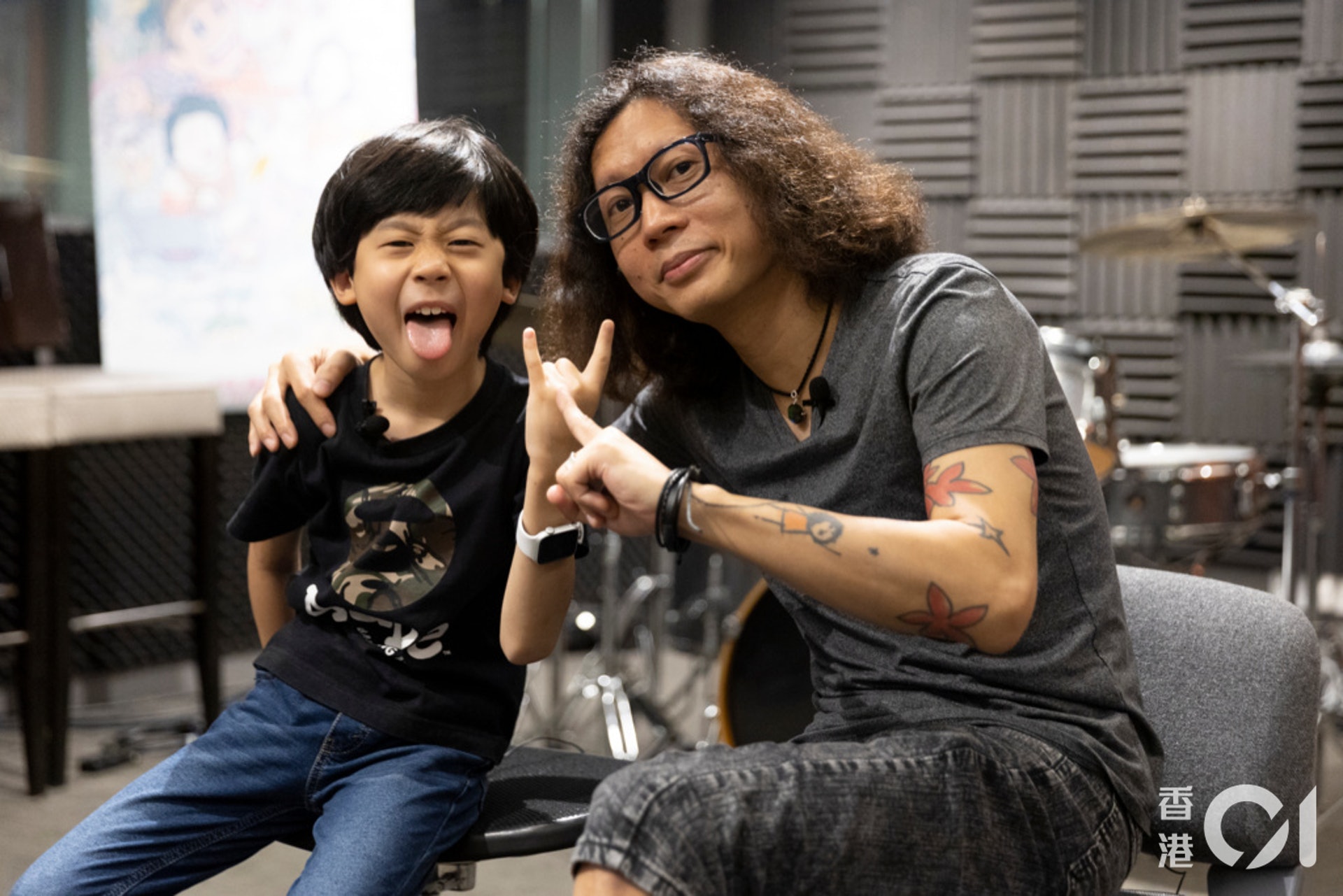 Rondi(左)與爸爸Tommy(右)。 Rondi(左)與爸爸Tommy(右)。