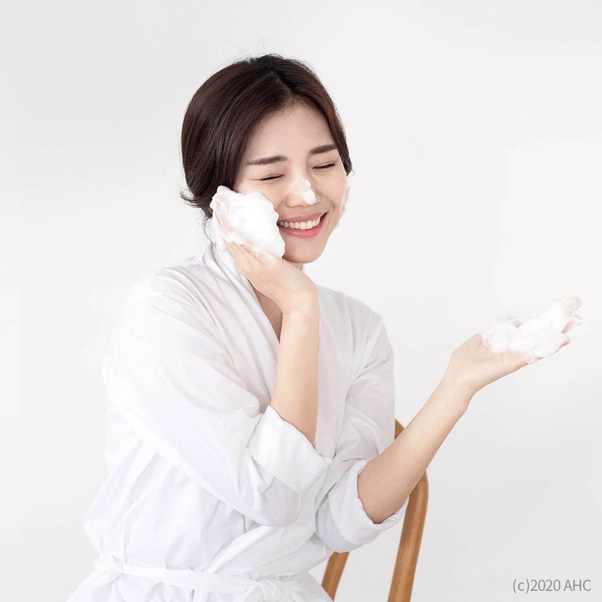 《LDK the beauty》從琳瑯滿目的洗面奶產品裡,綜合出售價$150以下的「洗面奶9大排行榜」。(ahc.official@IG) 《LDK the beauty》從琳瑯滿目的洗面奶產品裡,綜合出售價$150以下的「洗面奶9大排行榜」。(ahc.official@IG)