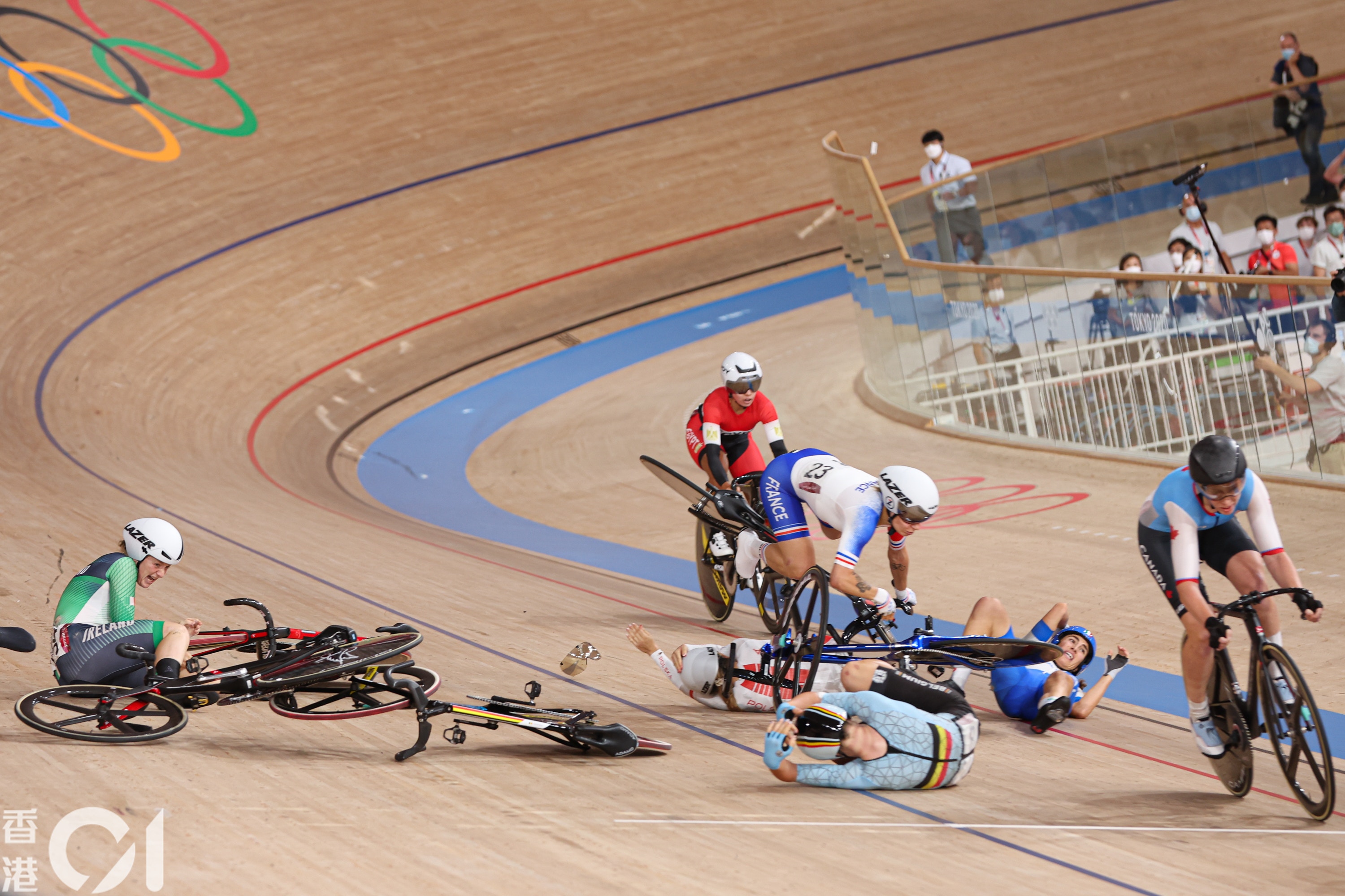 東京奧運 場地單車 女子全能賽嚴重炒車英國女車神港將同中招 香港01 即時體育