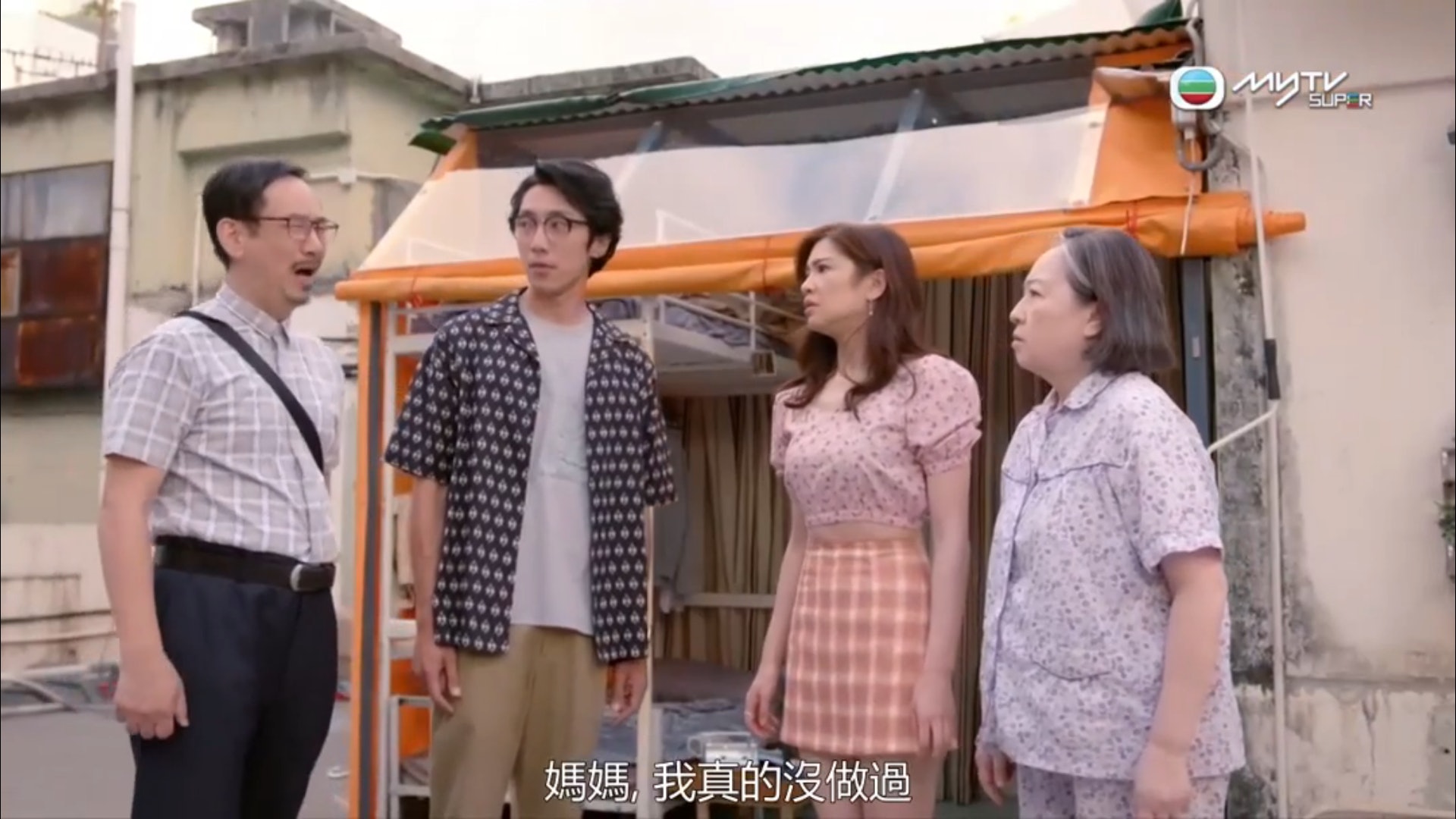 蔣志光(飾演古學禮)被屈偷手錶。(劇集截圖) 蔣志光(飾演古學禮)被屈偷手錶。(劇集截圖)
