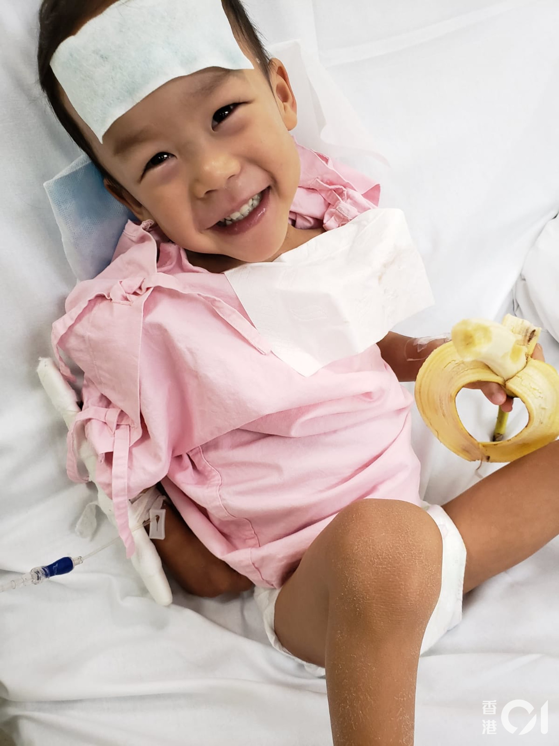 羅冠中醫生是4歲「小鐵漢」的外科主診醫生。 羅冠中醫生是4歲「小鐵漢」的外科主診醫生。