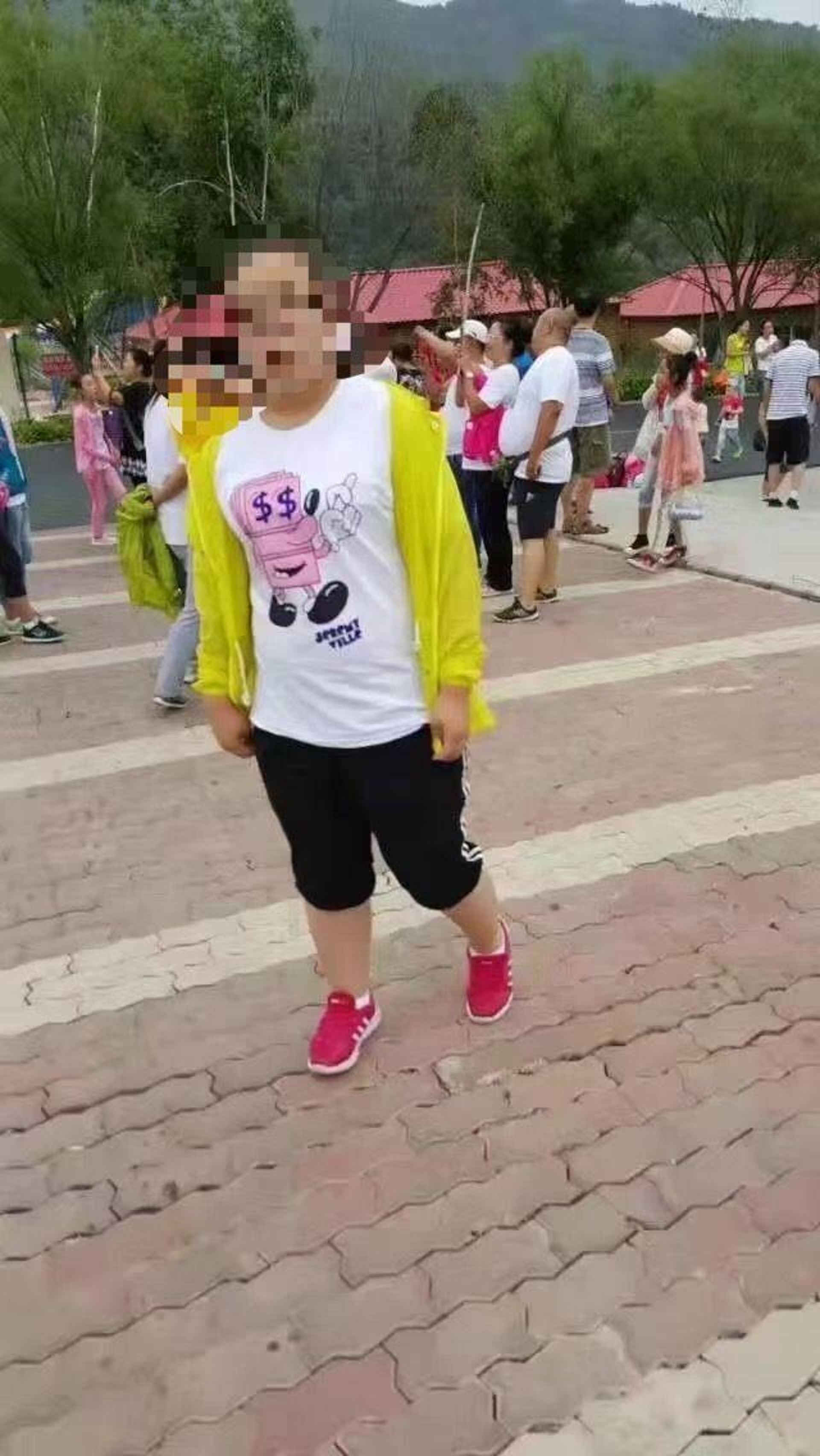 黑龍江1名20歲女生張美慧上月參加減肥訓練營,惟第16天就在營內猝死。(新京報圖片) 黑龍江1名20歲女生張美慧上月參加減肥訓練營,惟第16天就在營內猝死。(新京報圖片)