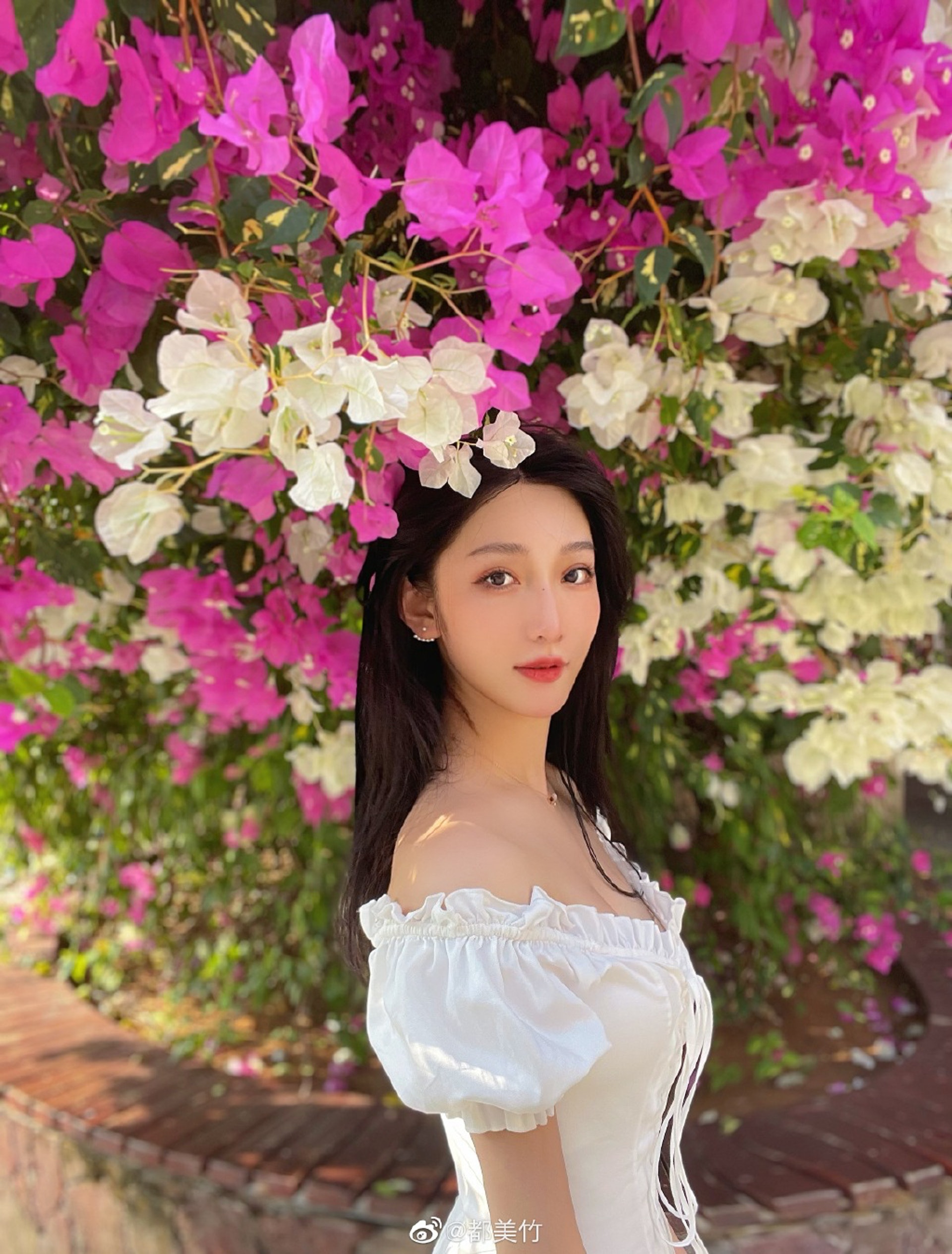 其中自稱為受害人的都美竹有份爆料。(微博@都美竹) 其中自稱為受害人的都美竹有份爆料。(微博@都美竹)