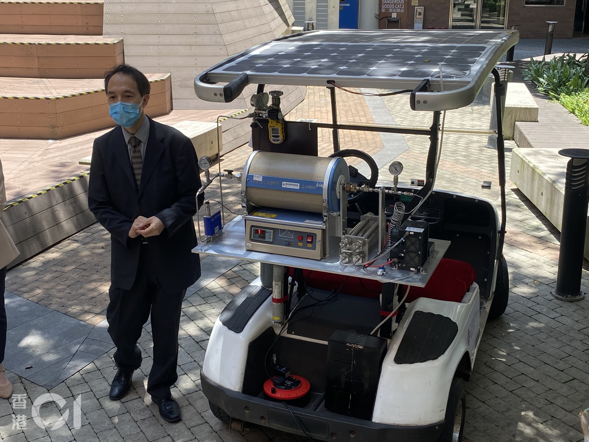 電動車 理大研發全球首架氨動力電池車料氨能小巴明年十月面世 電動車 理大研發全球首架氨動力電池車料氨能小巴明年十月面世