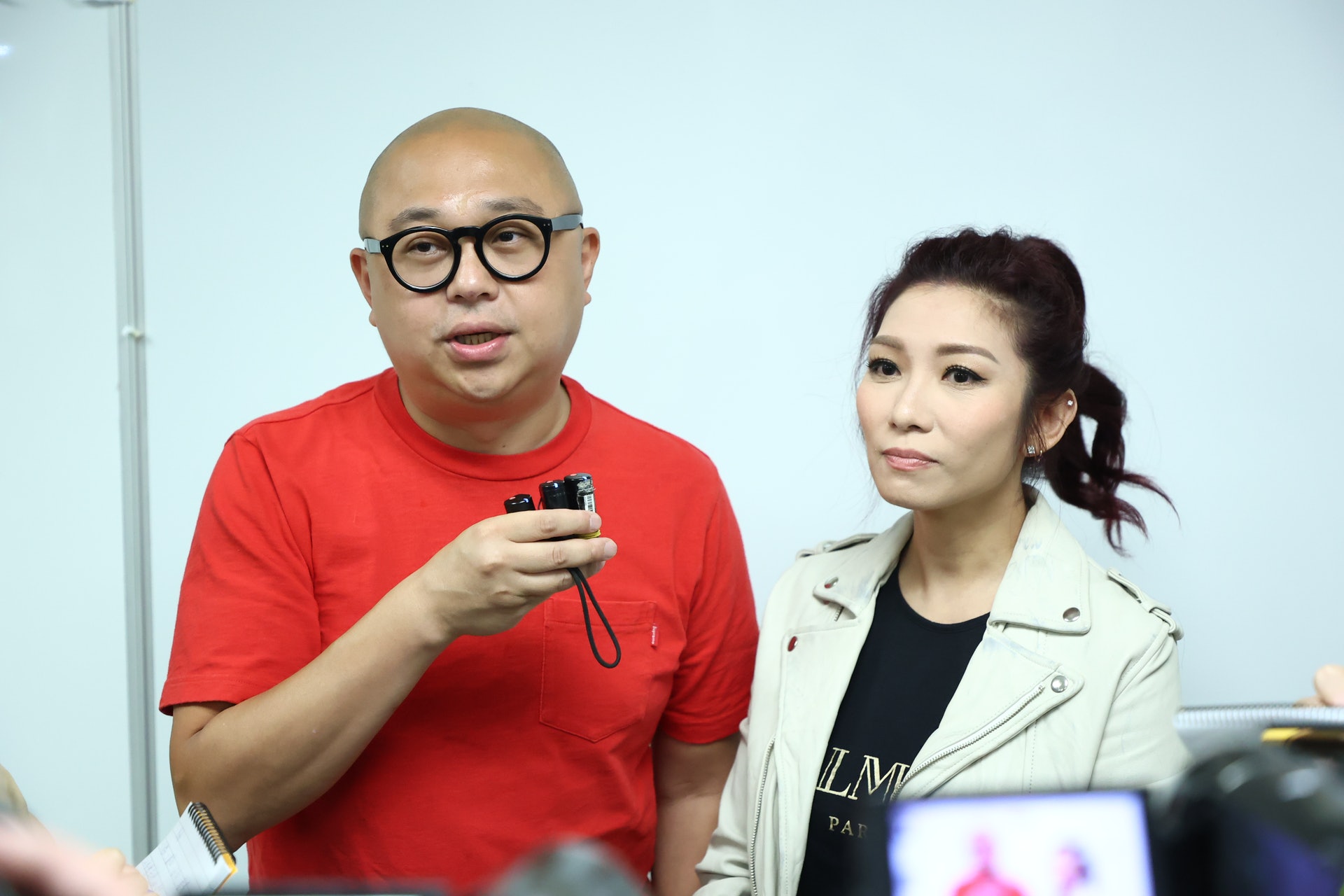 阿Bob大讚李思捷主持勁搞笑。(葉志明攝) 阿Bob大讚李思捷主持勁搞笑。(葉志明攝)