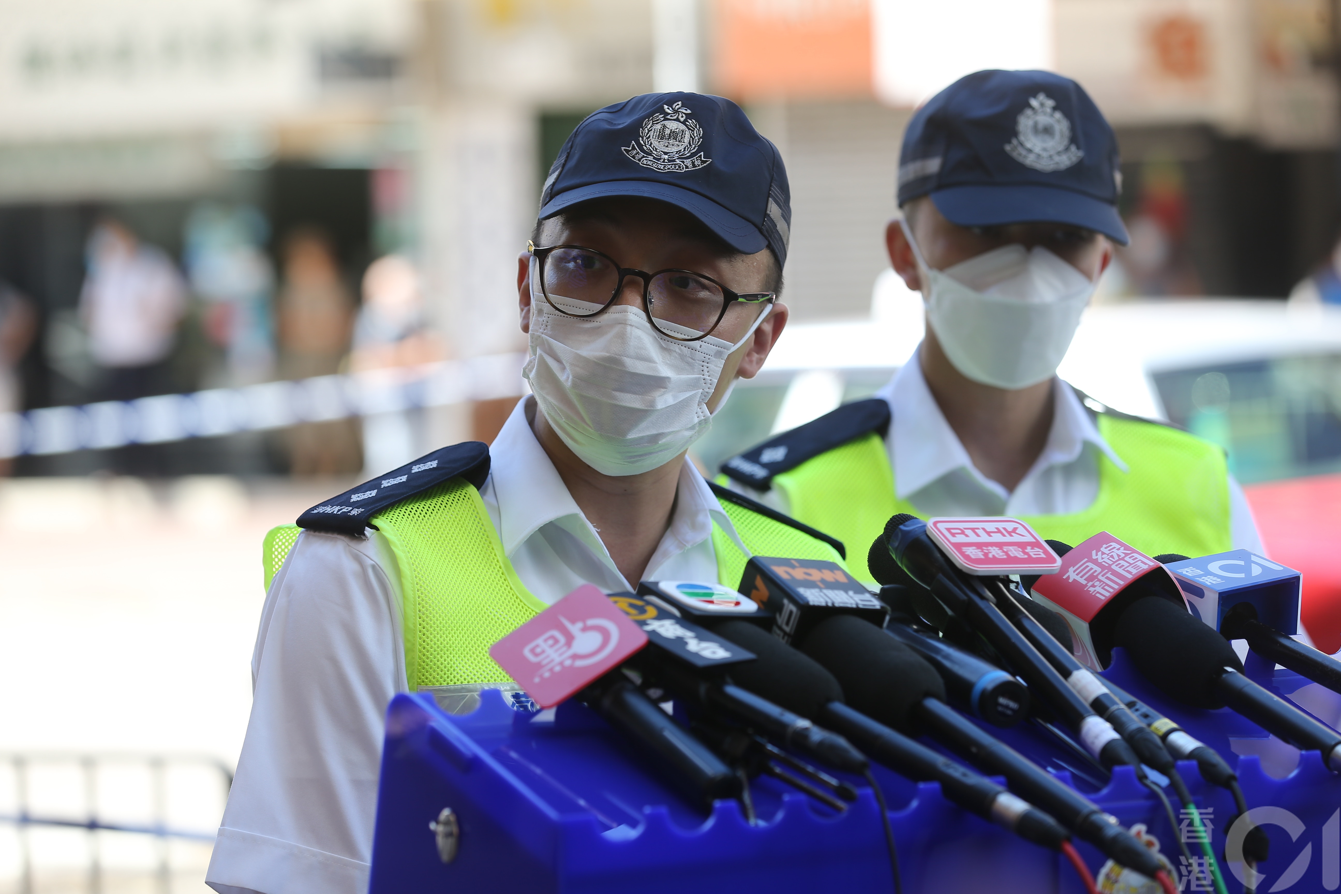 新界北總區交通意外調查組署理總督察曾嘉俊表示，的士行車方向的燈號為紅燈，而當時路面的交通燈號運作正常。（蔡正邦攝）