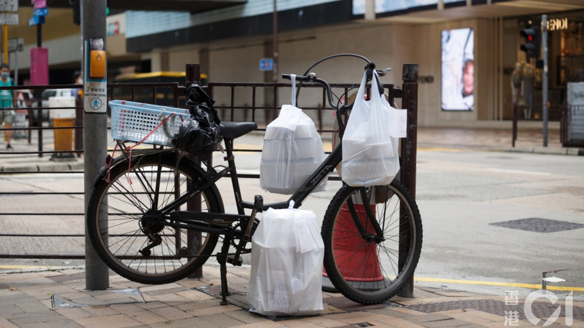 禁食肆提供發泡膠餐具 張宇人稱成本增幅市民找數 黃錦星料加1% 禁食肆提供發泡膠餐具 張宇人稱成本增幅市民找數 黃錦星料加1%