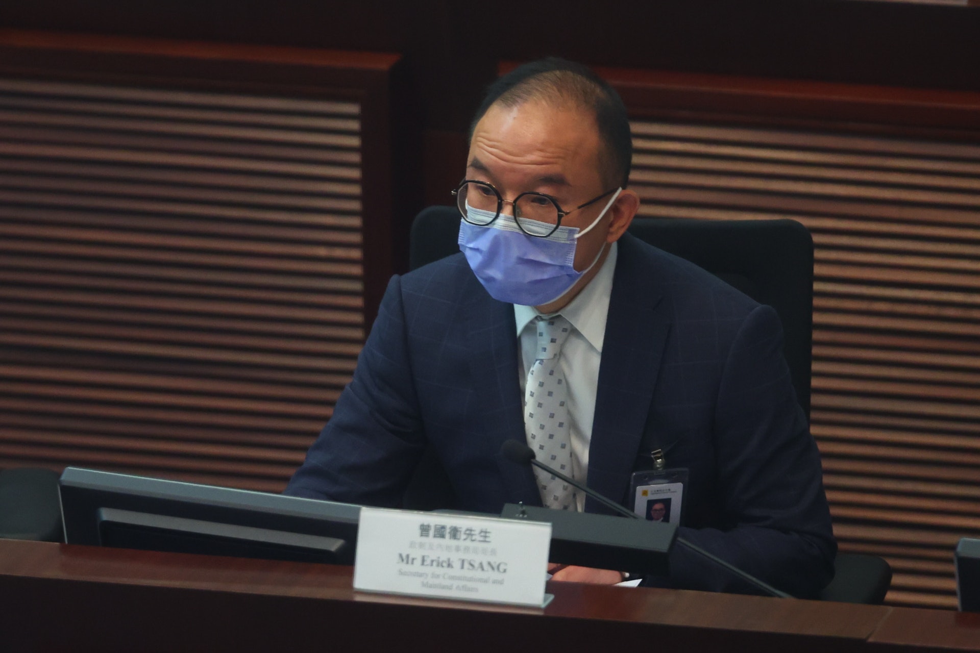 8月27日立法會討論《國旗及國徽條例》修訂,政制及內地事務局局長曾國衞到場。(羅君豪攝) 8月27日立法會討論《國旗及國徽條例》修訂,政制及內地事務局局長曾國衞到場。(羅君豪攝)