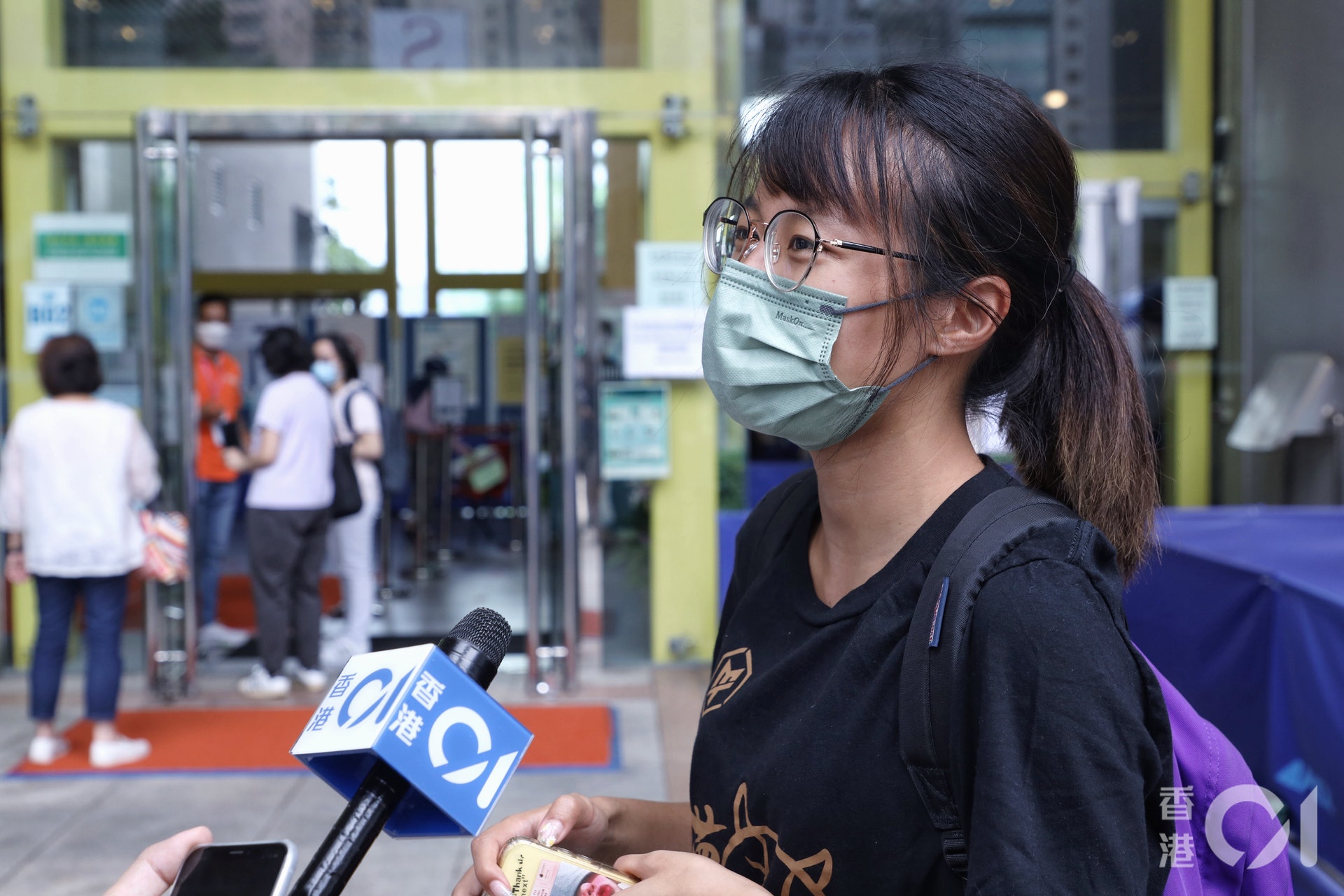 開學在即,不少學生在8月28日到疫苗接種中心,取即日籌接種疫苗。(資料圖片/夏家朗攝) 開學在即,不少學生在8月28日到疫苗接種中心,取即日籌接種疫苗。(資料圖片/夏家朗攝)