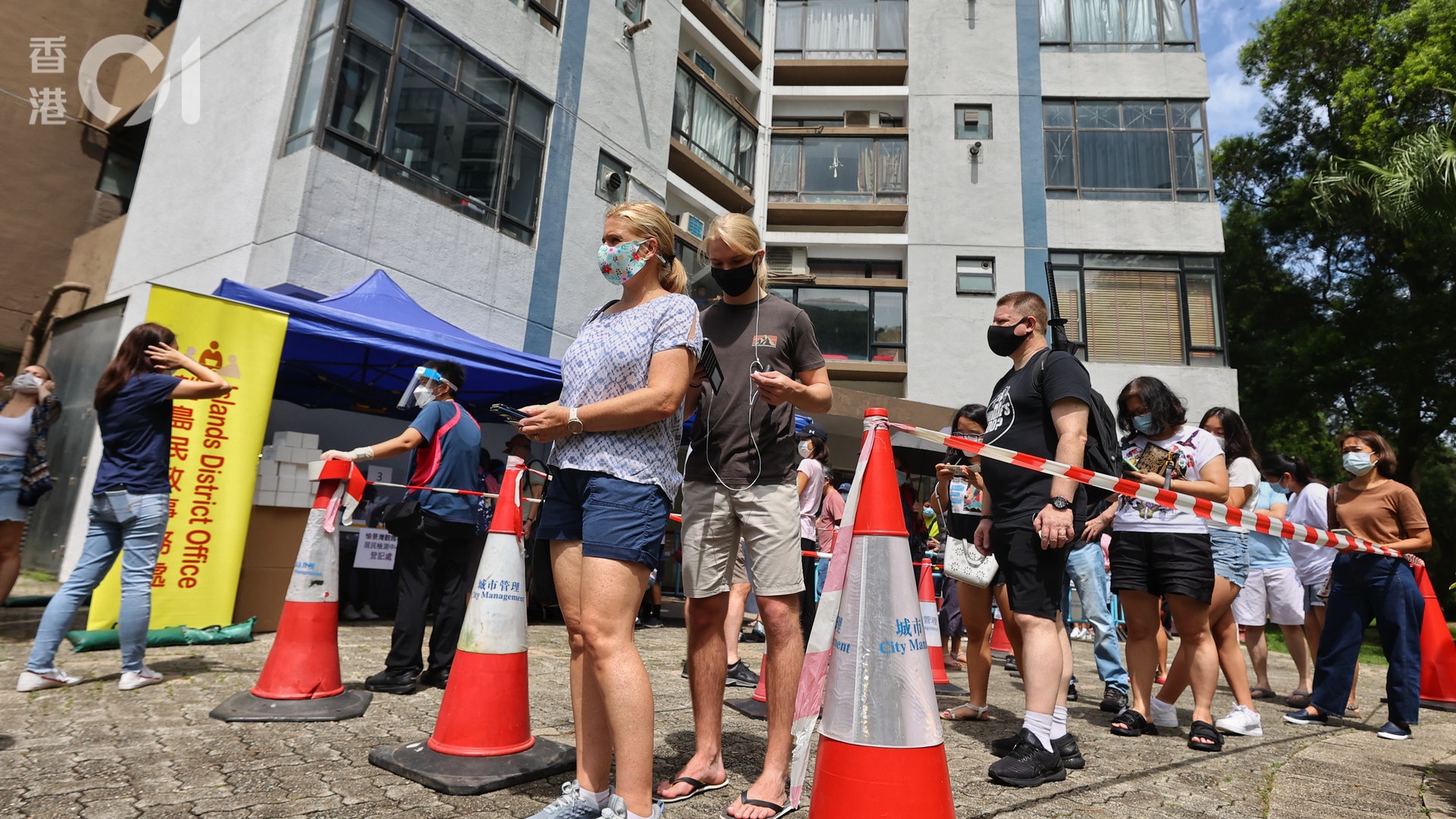 變種病毒|愉景灣強檢 居民:已打針不怕 政府應開放經濟活動 變種病毒|愉景灣強檢 居民:已打針不怕 政府應開放經濟活動