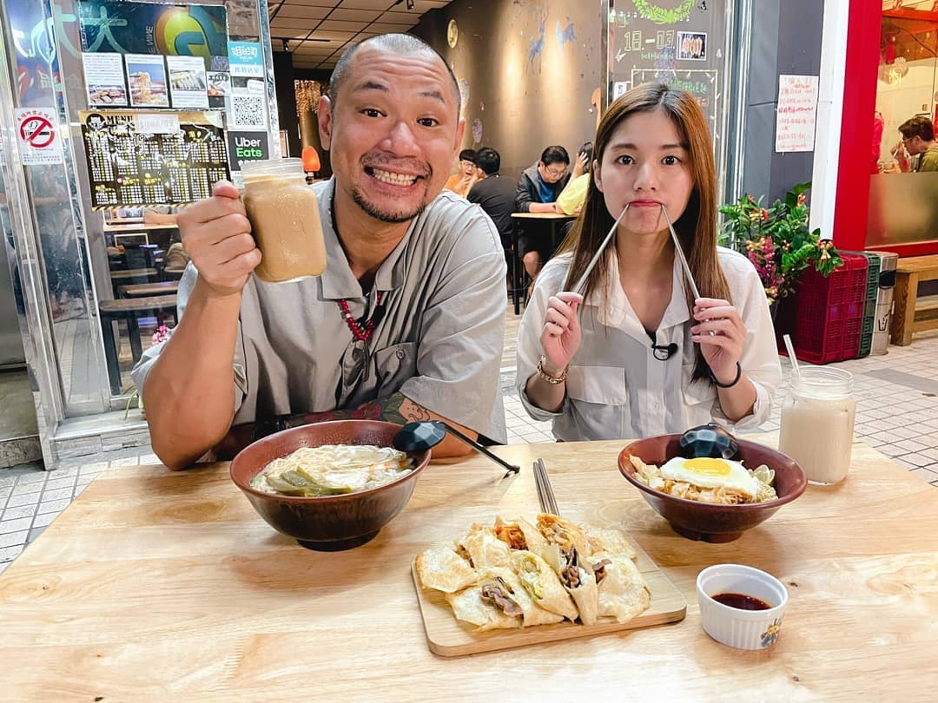 AV雖然住在台灣,但也曾為ViuTV拍過《當遊客不存在》、《不一樣的節日》和《掃街達人》,她本來是幫TVB主持,後轉投ViuTV。(IG@avintaiwan) AV雖然住在台灣,但也曾為ViuTV拍過《當遊客不存在》、《不一樣的節日》和《掃街達人》,她本來是幫TVB主持,後轉投ViuTV。(IG@avintaiwan)