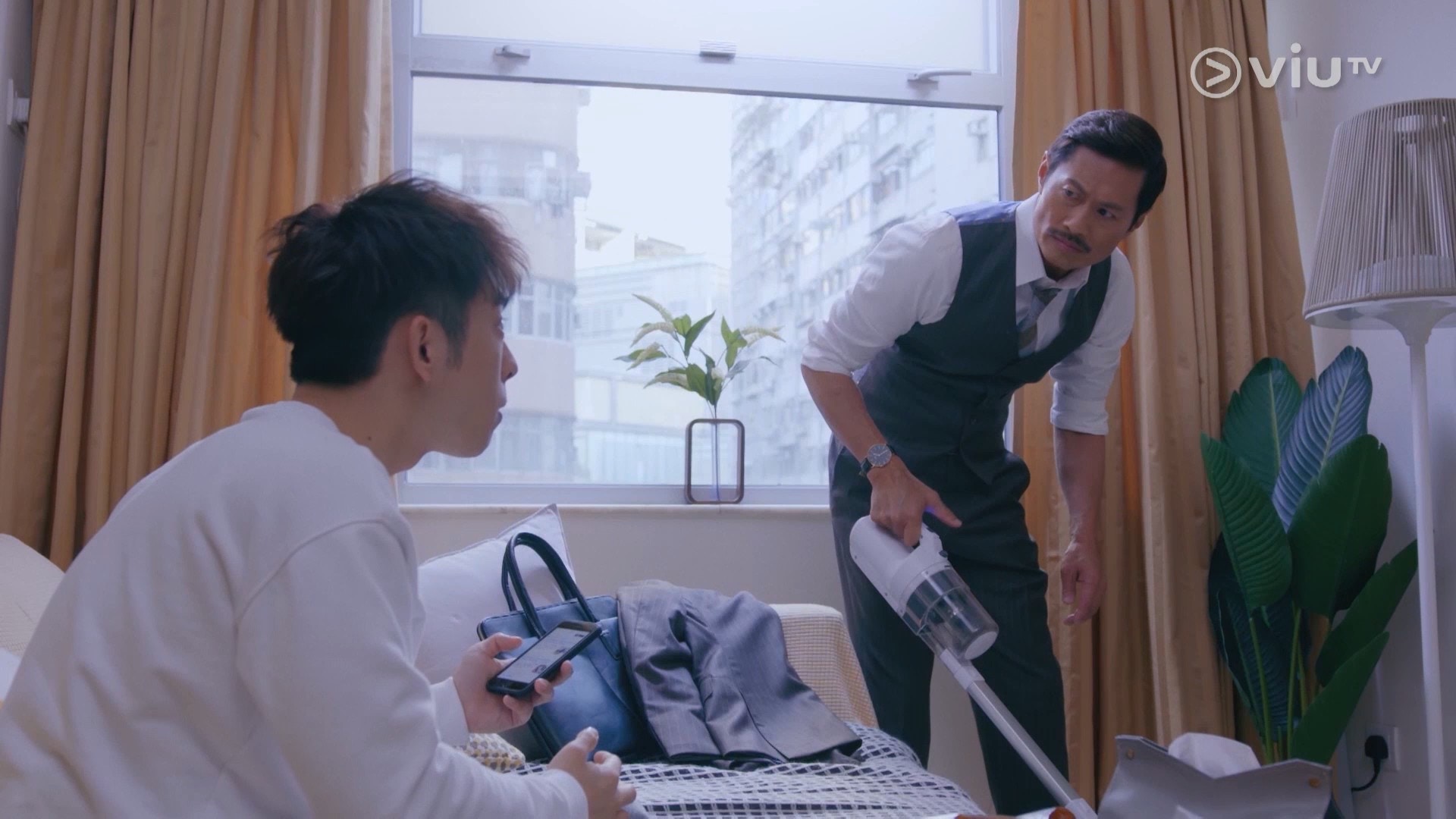 要保持家居衞生，每天用吸塵機清潔地面是個理想的方法（大叔的愛@ViuTV截圖）
