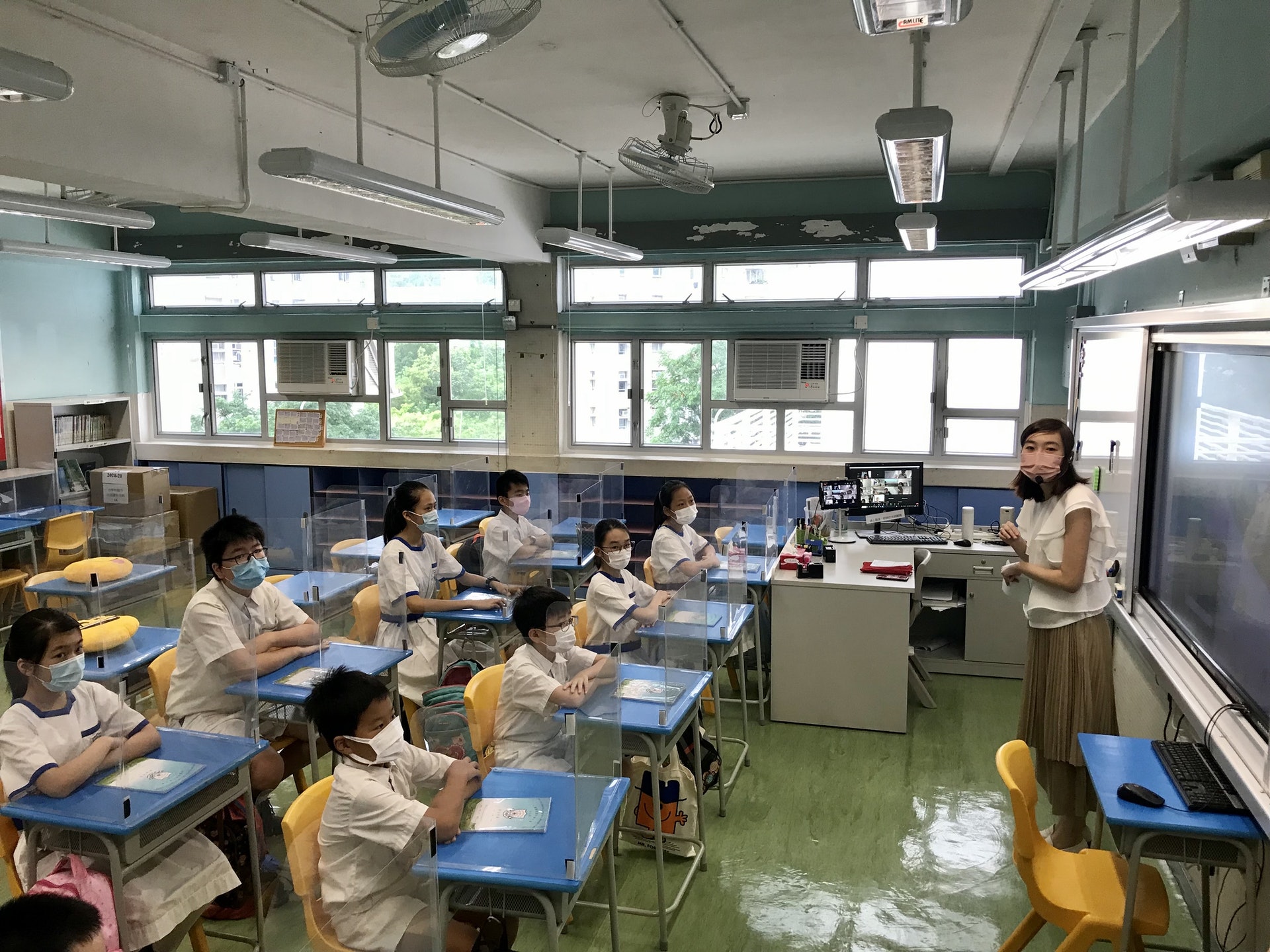 今天是9月1日開學日,大埔仁濟醫院蔡衍濤小學有約一百名跨境生,但中港兩地仍未通關,跨境生難如常回港上課。(鄧穎琳攝) 今天是9月1日開學日,大埔仁濟醫院蔡衍濤小學有約一百名跨境生,但中港兩地仍未通關,跨境生難如常回港上課。(鄧穎琳攝)