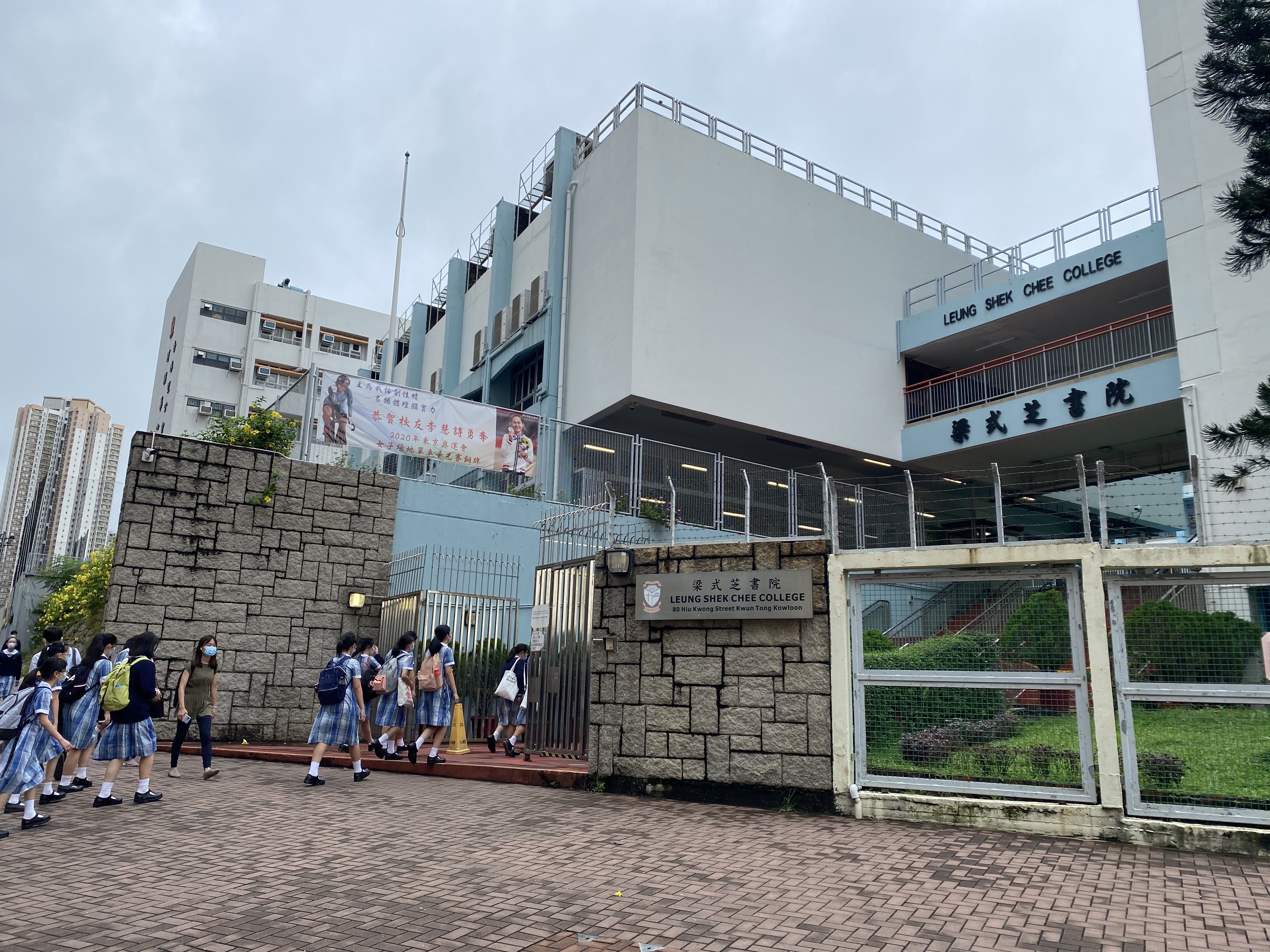 秀茂坪梁式芝書院旁邊至翠屏曉明街的扶手電梯歷時三年工程後，今日（1日）終於正式啟用。（曾鳳婷攝）