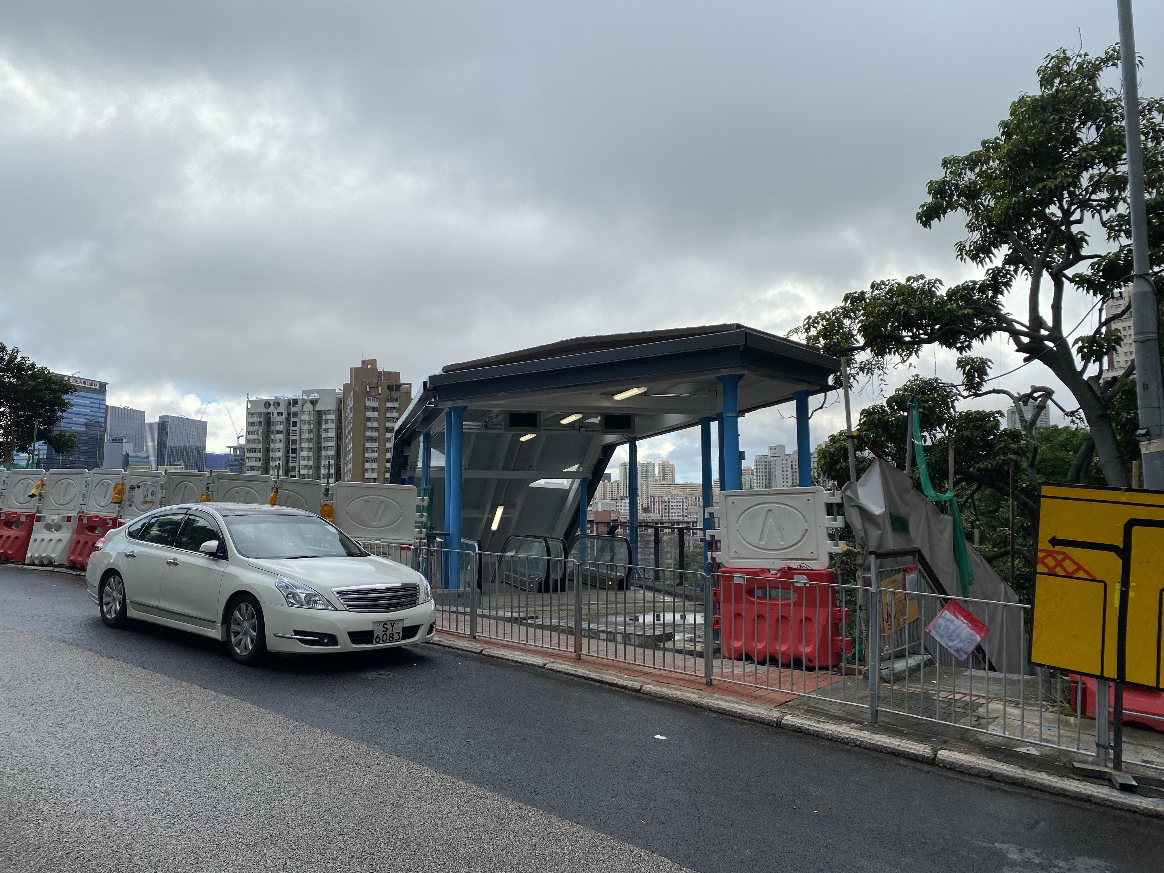 扶手電梯共長160米，連接曉光街至曉明街，是現時香港第三長的扶手電梯。（曾鳳婷攝）
