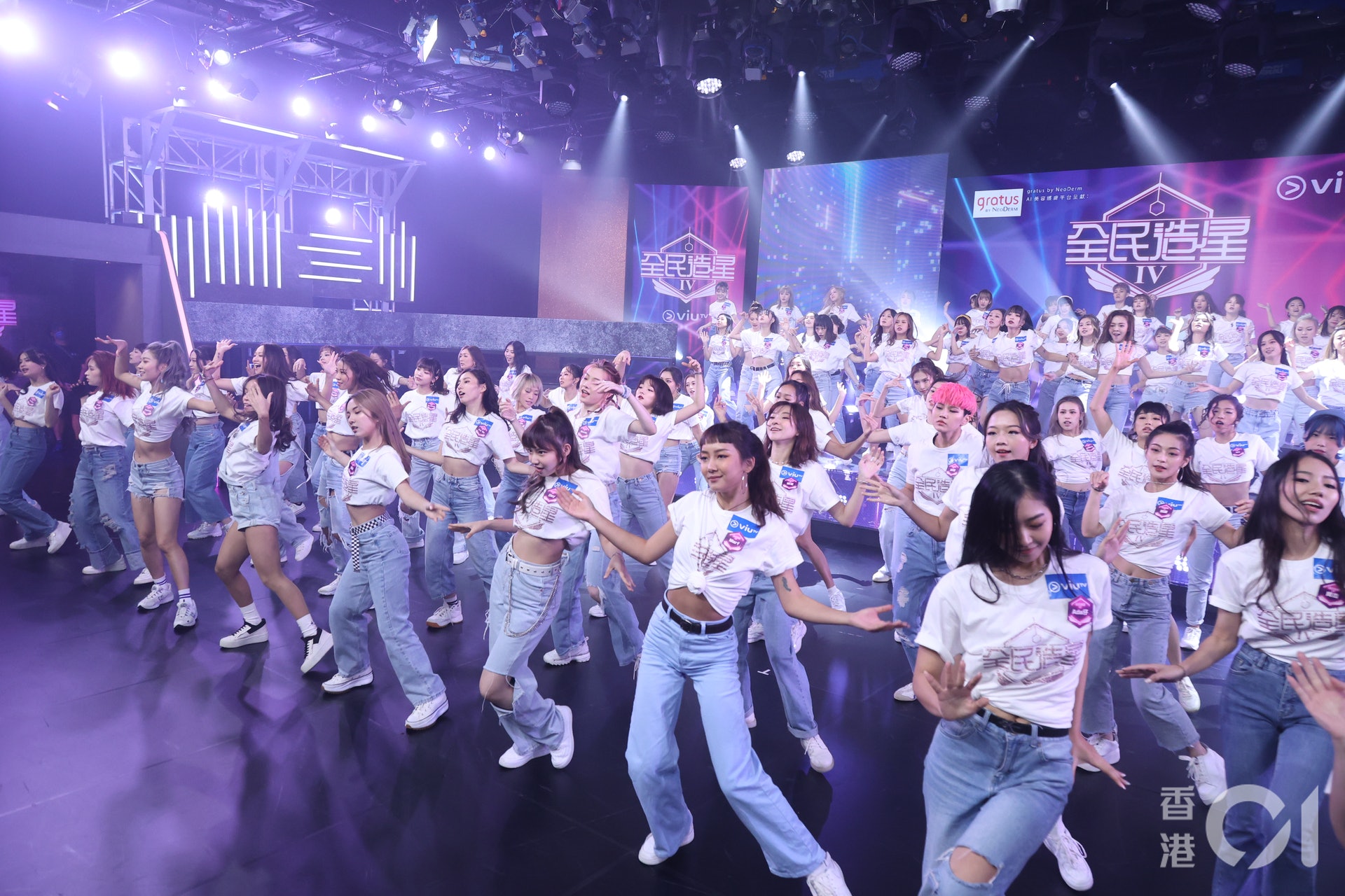 《全民造星IV》96位參賽者首次見傳媒。(梁碧玲攝) 《全民造星IV》96位參賽者首次見傳媒。(梁碧玲攝)