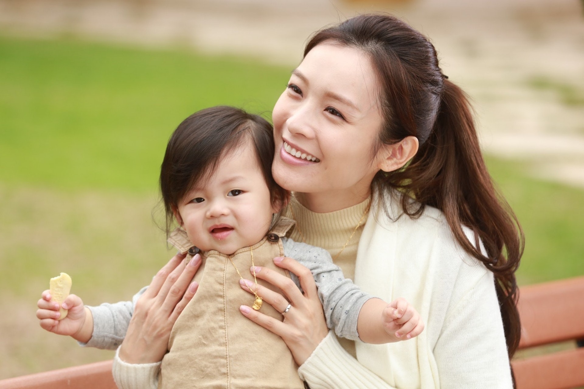 準媽媽在孕期間得丈夫並不愛他們兩人的小孩,情緒大崩潰跟她丈夫說「若無法真心愛我們,那何必把孩子生下來!」(BB來了 劇照) 準媽媽在孕期間得丈夫並不愛他們兩人的小孩,情緒大崩潰跟她丈夫說「若無法真心愛我們,那何必把孩子生下來!」(BB來了 劇照)