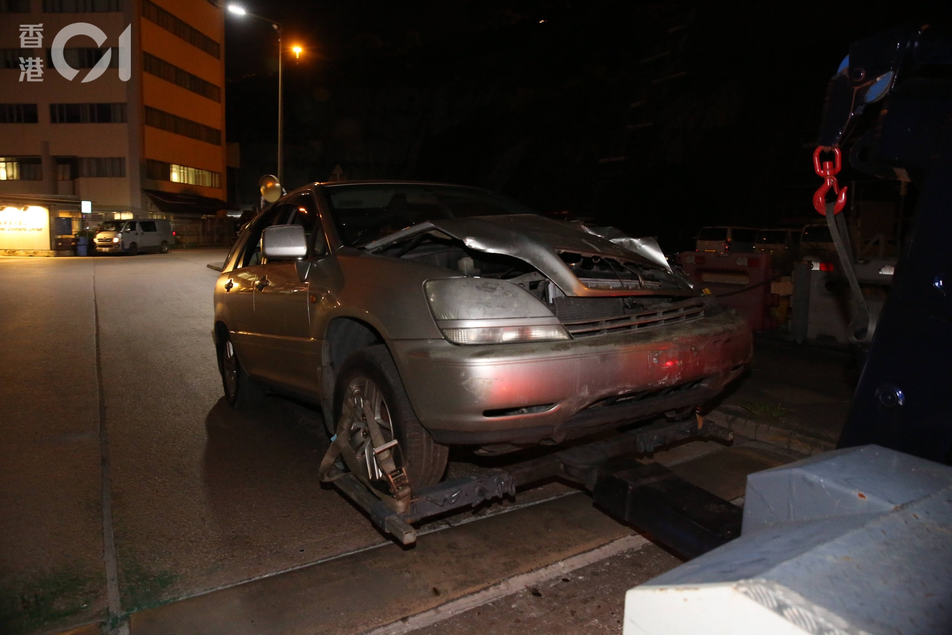 青衣船塢拍戲 掃毒3 飛車指導陳偉強被道具車壓傷一度命危 青衣船塢拍戲 掃毒3 飛車指導陳偉強被道具車壓傷一度命危