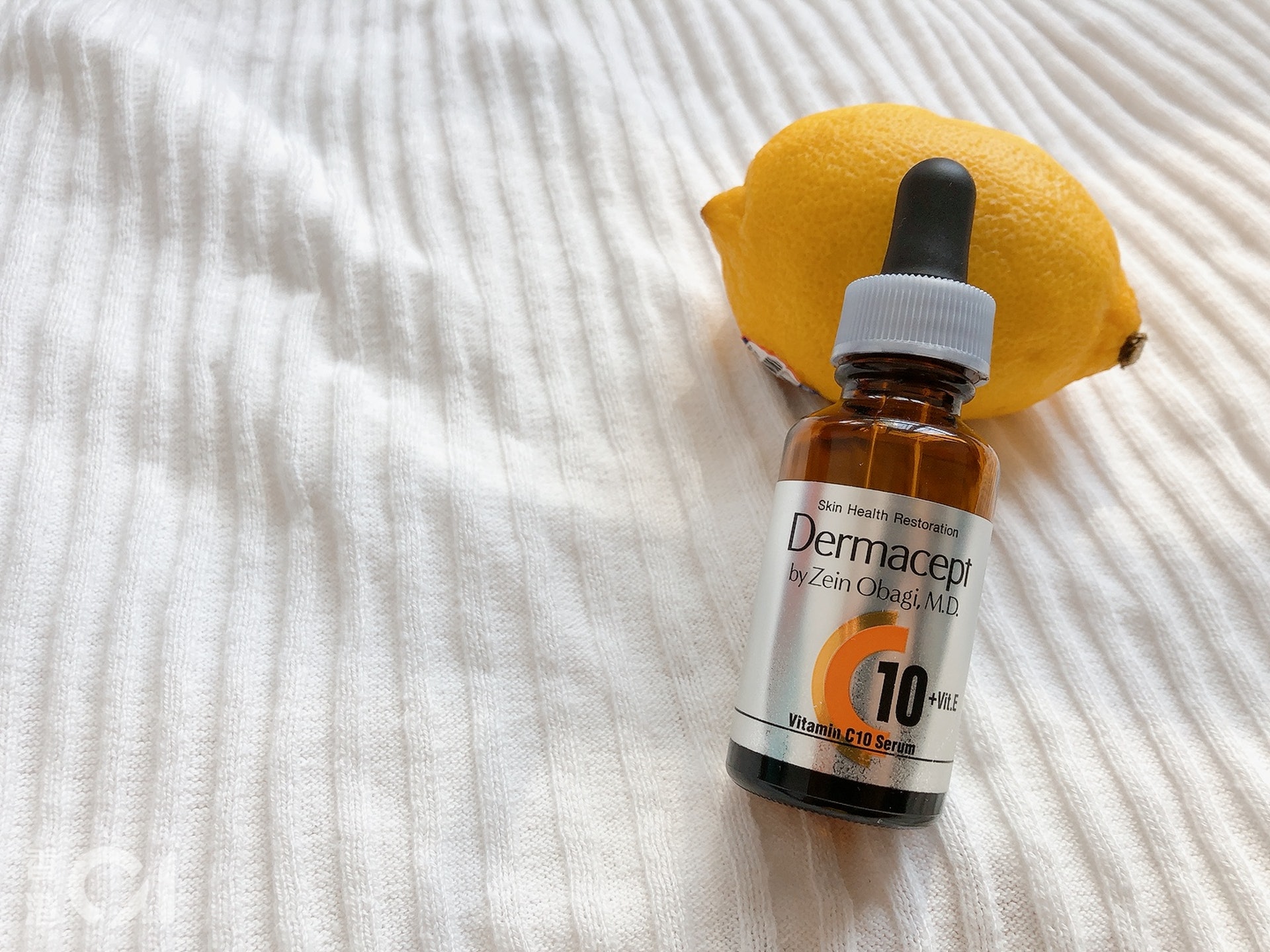 Dermacept C10 對抗初熟,改善初期色斑、膚色暗啞、毛孔粗大、泛油及暗瘡等現象。(林珈希攝) Dermacept C10 對抗初熟,改善初期色斑、膚色暗啞、毛孔粗大、泛油及暗瘡等現象。(林珈希攝)