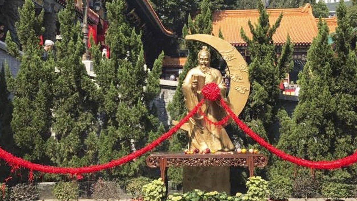 中秋節脫單│4步拜月老求姻緣 帶糖果有意思 拎紅線必做1個動作 中秋節脫單│4步拜月老求姻緣 帶糖果有意思 拎紅線必做1個動作