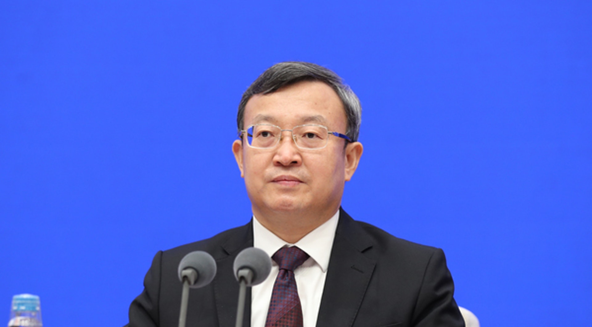 中国外交:图为中商务部副部长兼国际贸易谈判副代表王受文8月23日出席国务院新闻办公室新闻发布会。 (中国务院新闻办公室网站) 中国外交:图为中商务部副部长兼国际贸易谈判副代表王受文8月23日出席国务院新闻办公室新闻发布会。 (中国务院新闻办公室网站)