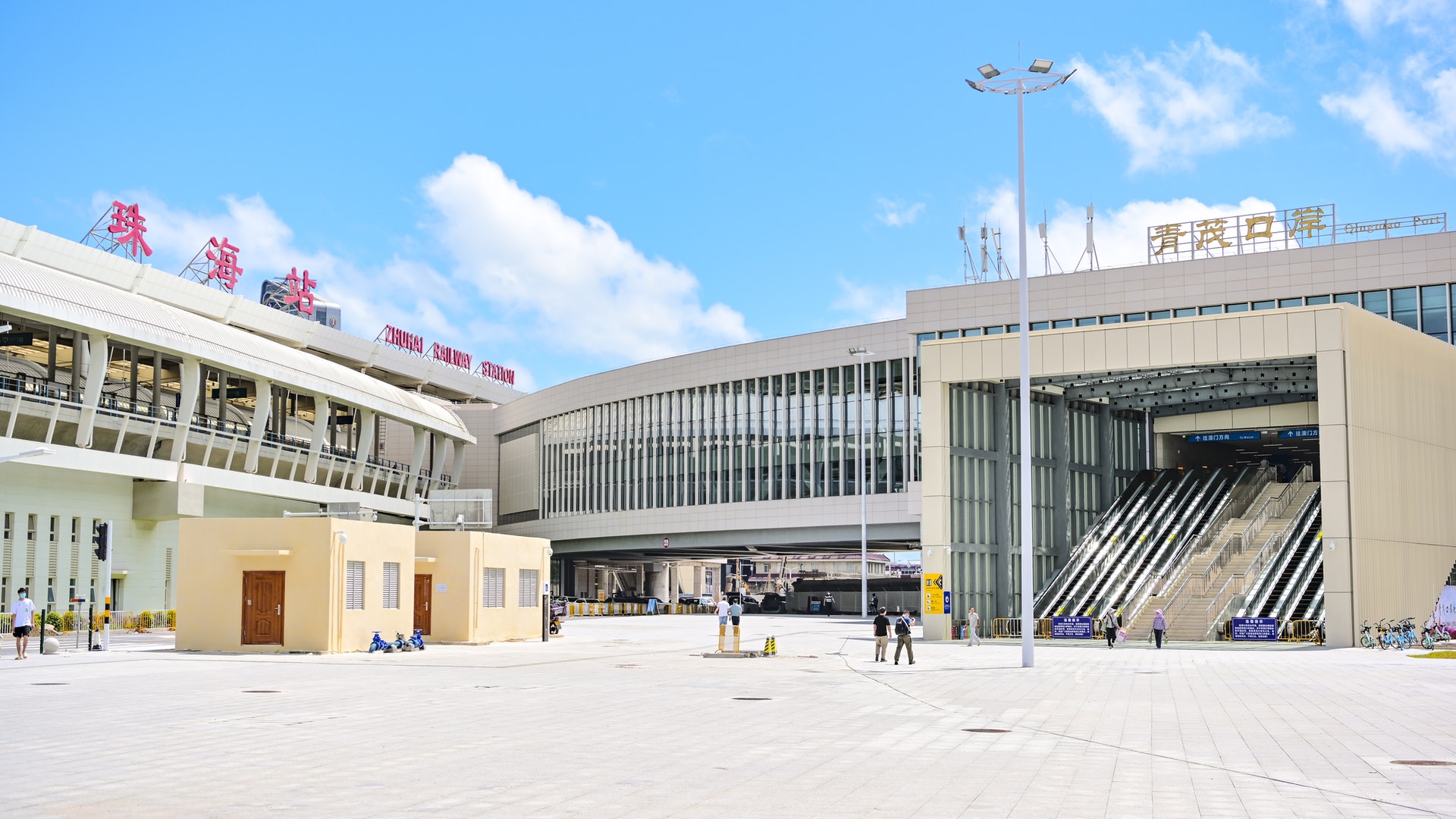 連接粵澳青茂口岸今啟用廿四小時開通旅客可30秒內自助過關 連接粵澳青茂口岸今啟用廿四小時開通旅客可30秒內自助過關