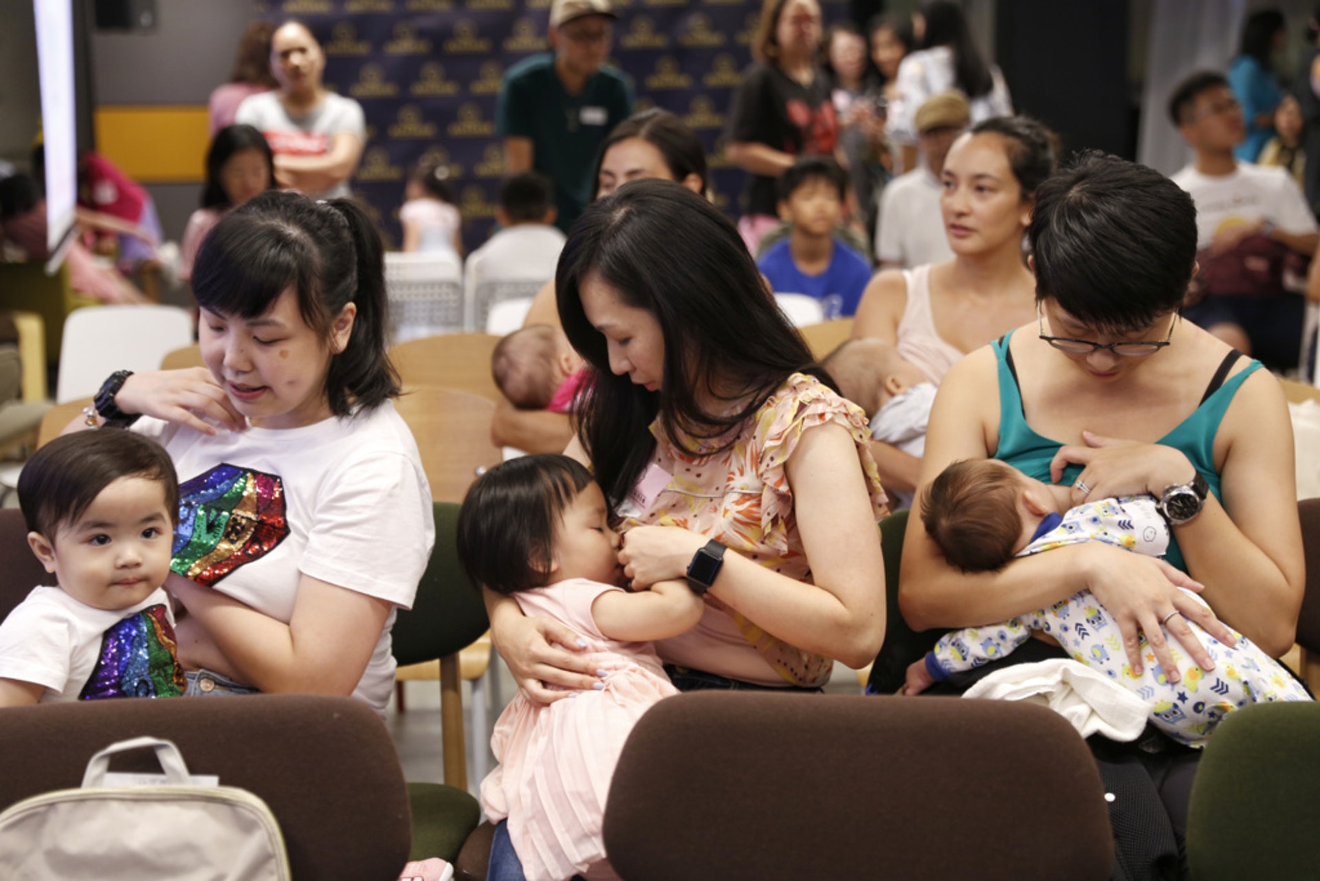 本港出生率持續下跌,平均一名女性生育不足一名嬰兒。(資料圖片) 本港出生率持續下跌,平均一名女性生育不足一名嬰兒。(資料圖片)