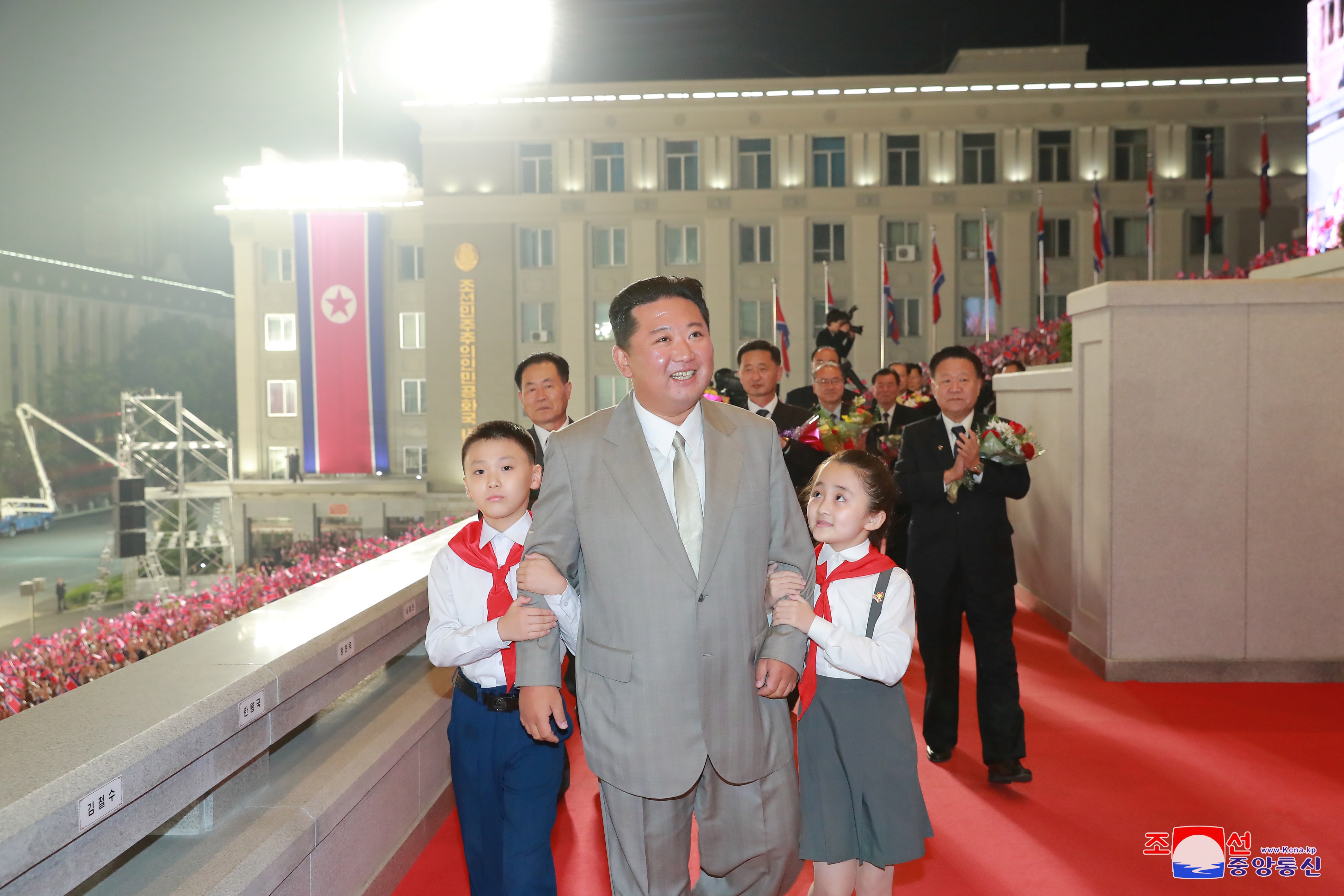 朝鮮舉行建國73周年閱兵式金正恩出席無發表講話