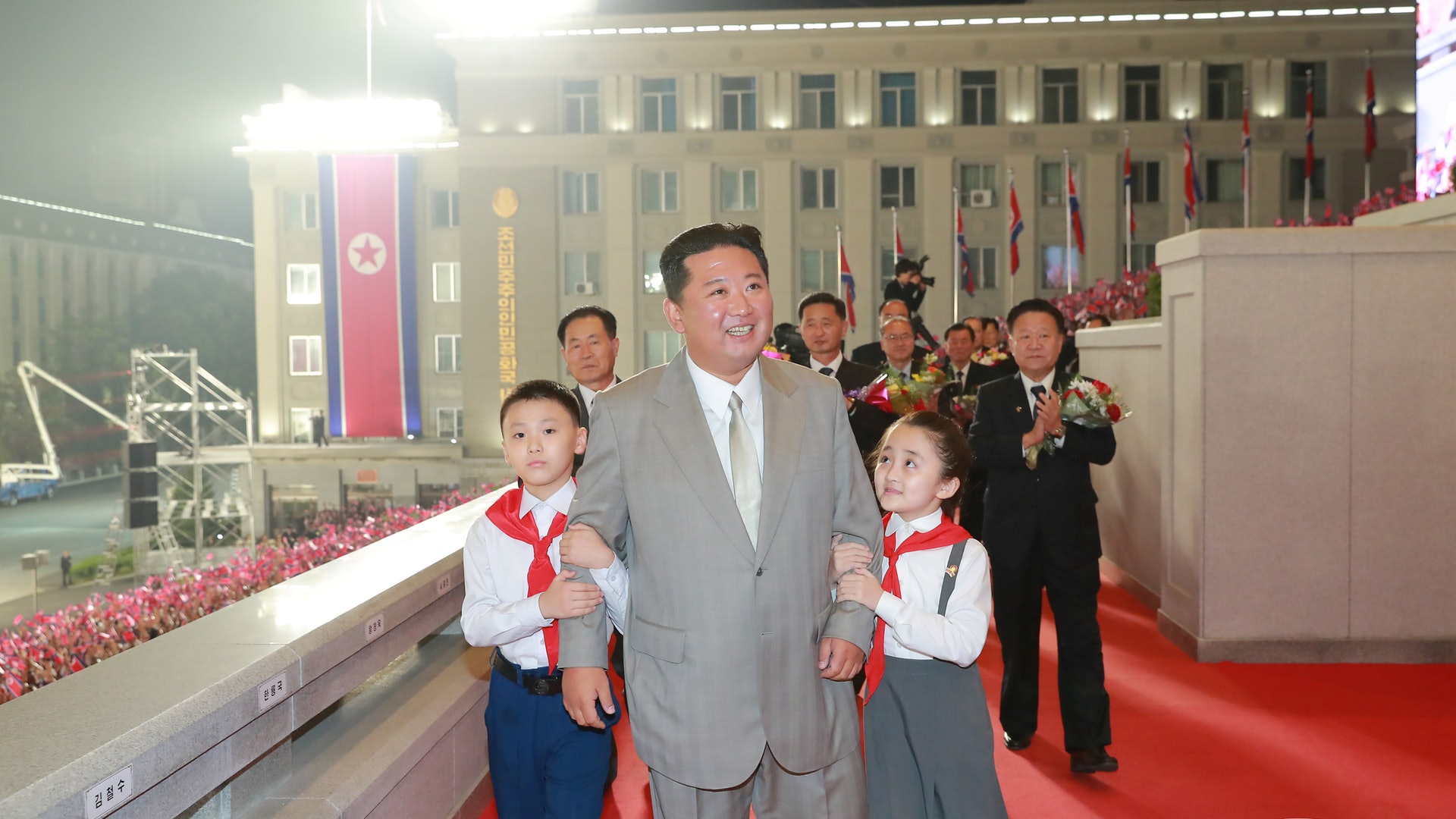 朝鮮舉行建國73周年閱兵式金正恩出席無發表講話 朝鮮舉行建國73周年閱兵式金正恩出席無發表講話