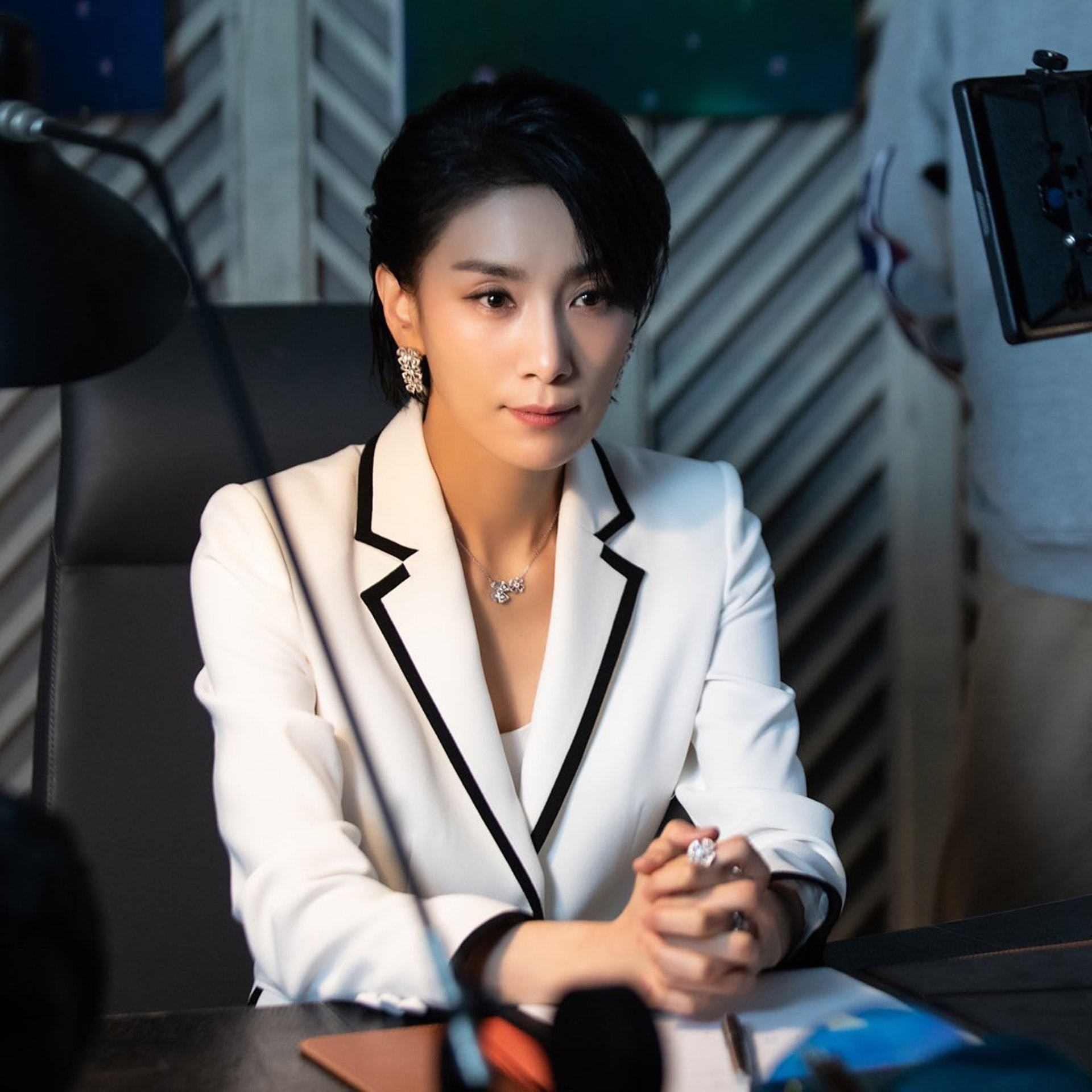 金瑞亨於《我的上流社會》戲中穿搭(Instagram@keyeastofficial) 金瑞亨於《我的上流社會》戲中穿搭(Instagram@keyeastofficial)