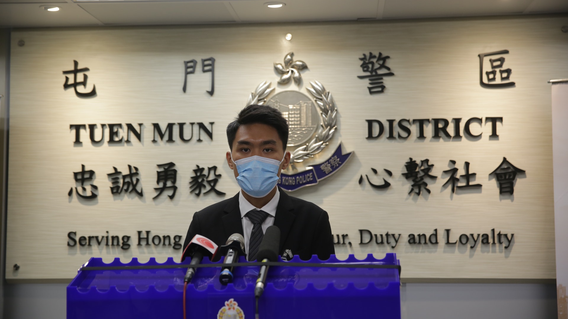 黑社會介入屯門露天停車場買賣糾紛聚眾挖掘土地警拘5名男子 香港01 突發
