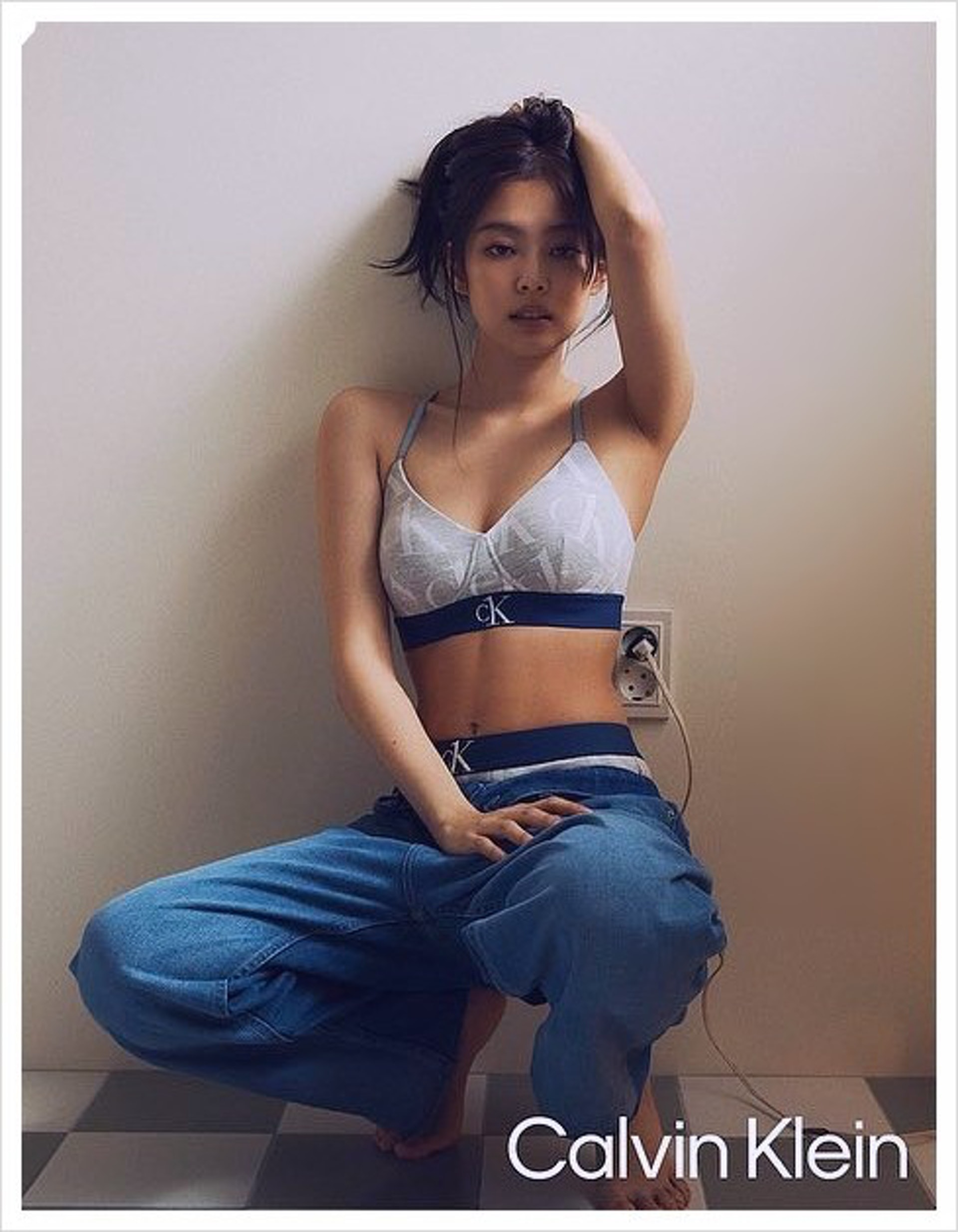 官方再釋出多張Jennie的新照。(CALVIN KLEIN) 官方再釋出多張Jennie的新照。(CALVIN KLEIN)