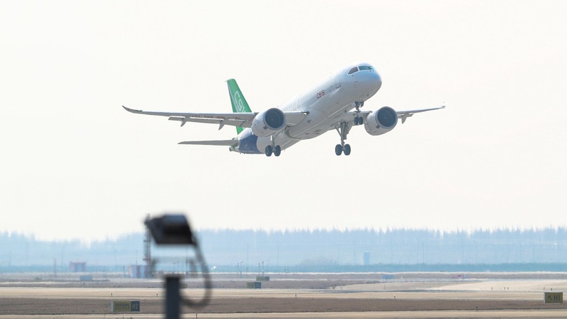國產大飛機C919取得突破性進展 首架量產機將開始總裝 國產大飛機C919取得突破性進展 首架量產機將開始總裝
