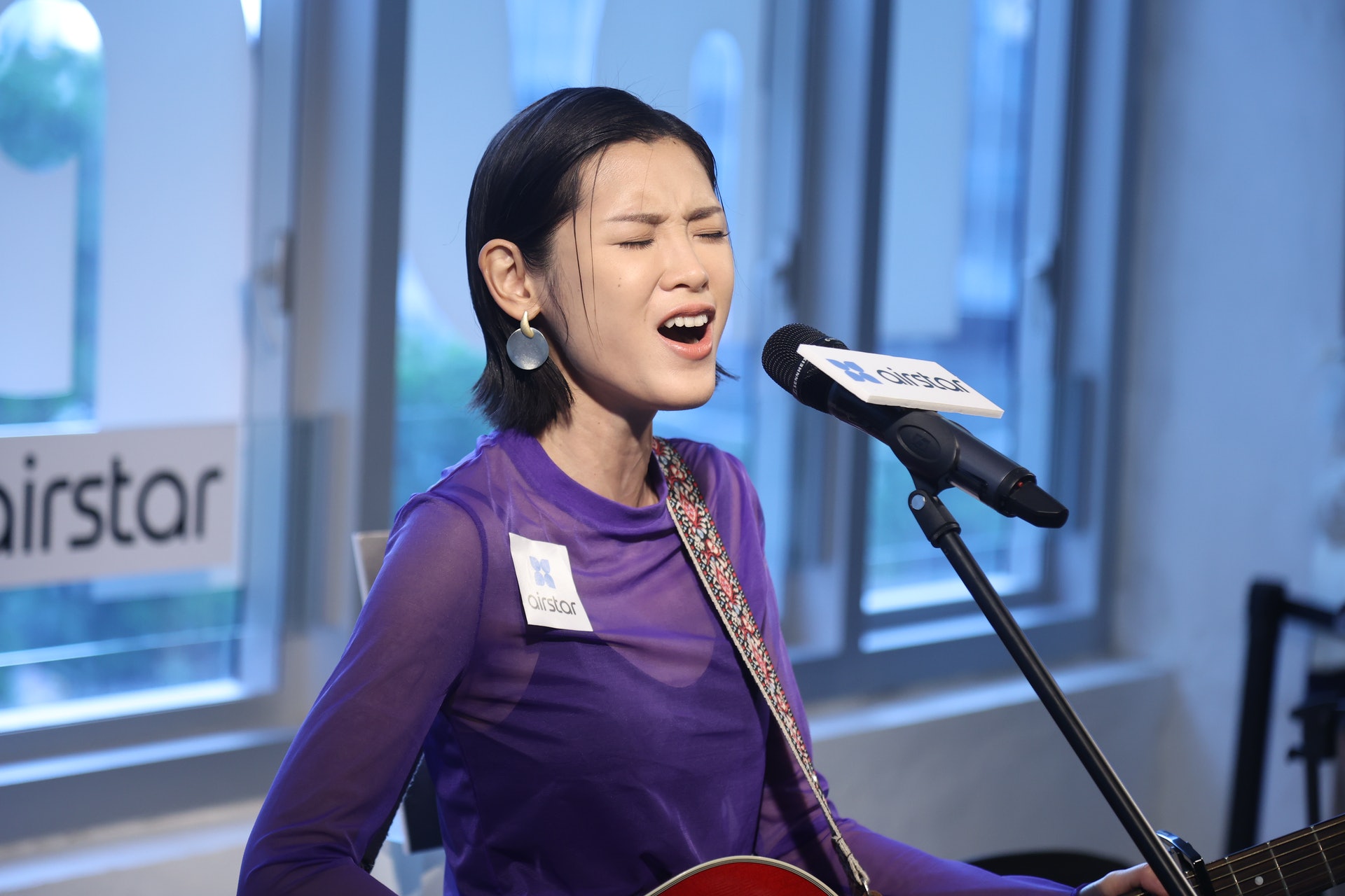 陳蕾透露最近為演唱會,每星期會抽兩日學唱歌。(梁碧玲攝) 陳蕾透露最近為演唱會,每星期會抽兩日學唱歌。(梁碧玲攝)